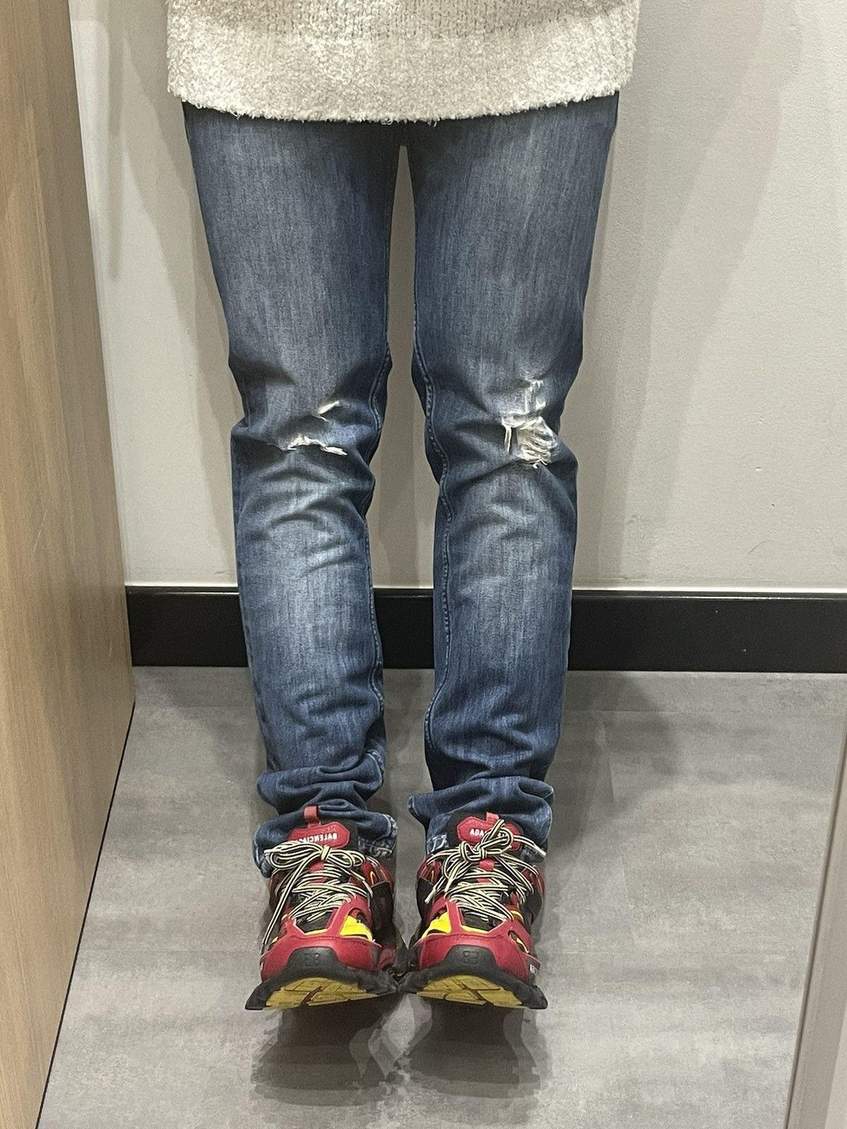 Acne Studios Acne Studios Roc Verakai Distressed Indigo Denim Pants Size US 30 / EU 46 - 4 Thumbnail