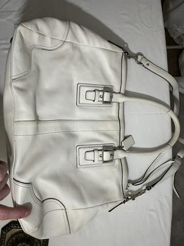 Coach Coach White Leather Handbag - Stylish and Spacious Size ONE SIZE - 2 Thumbnail