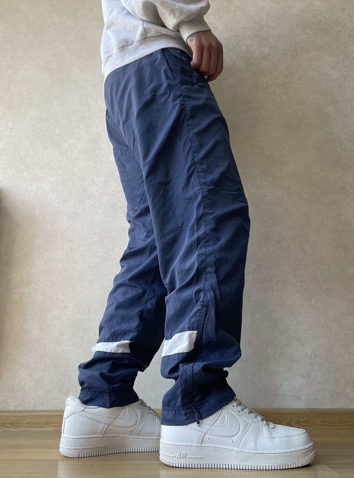 Nike Vintage Nike Swoosh Baggy Parachute Nylon Track Pants Size S Size US 30 / EU 46 - 5 Thumbnail