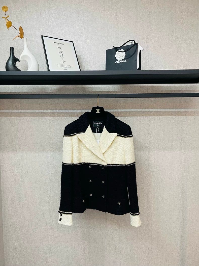 Chanel Chanel Kangpeng black and white tweed jacket 2504-Nextarro Size M / US 6-8 / IT 42-44 - 1 Thumbnail