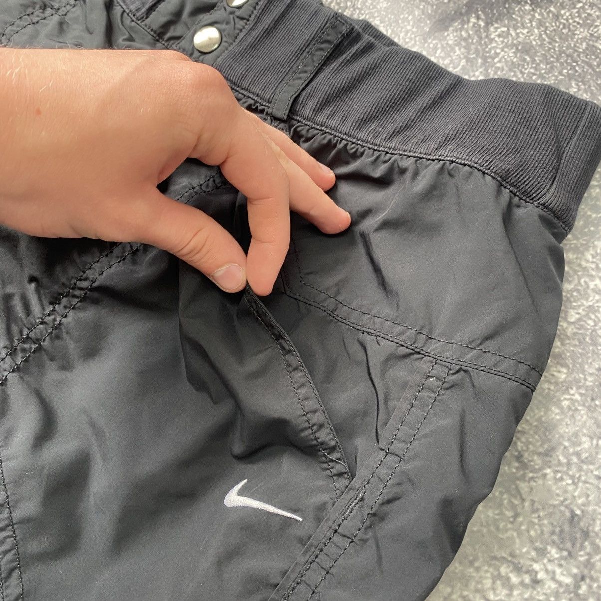 Nike Vintage Nike Trucked Nylon Parachute Baloon y2k pants Size 30" / US 8 / IT 44 - 4 Thumbnail