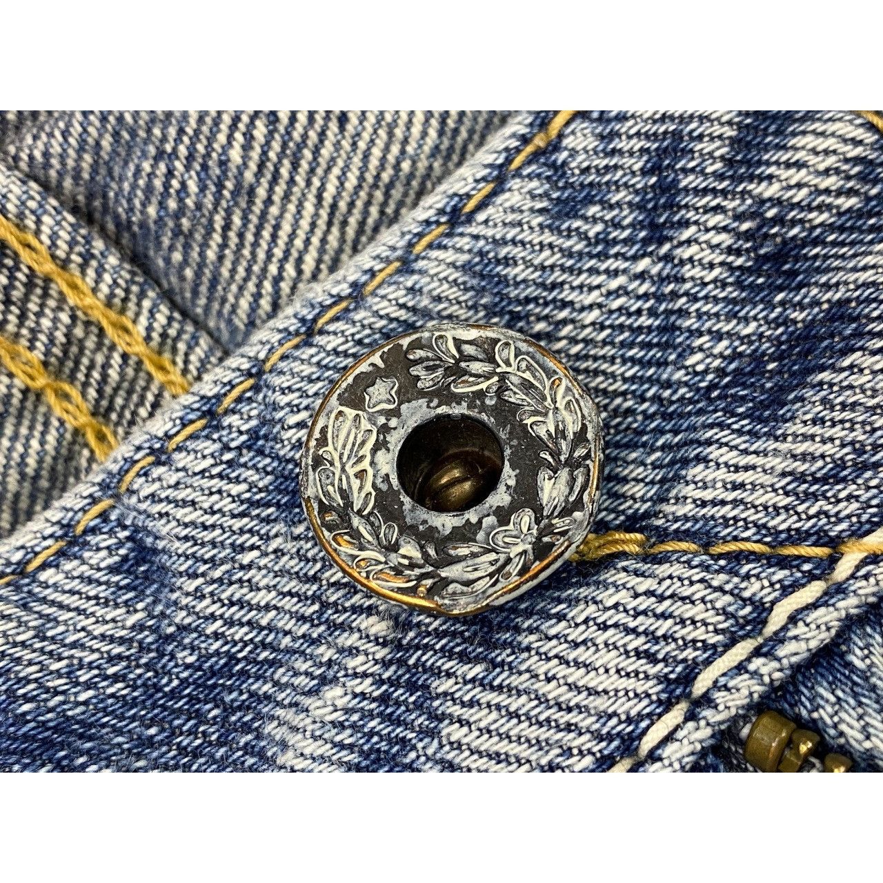 Japanese Brand Japanese Brand Faded Blue Wash Style Loose Jeans Size US 30 / EU 46 - 8 Thumbnail