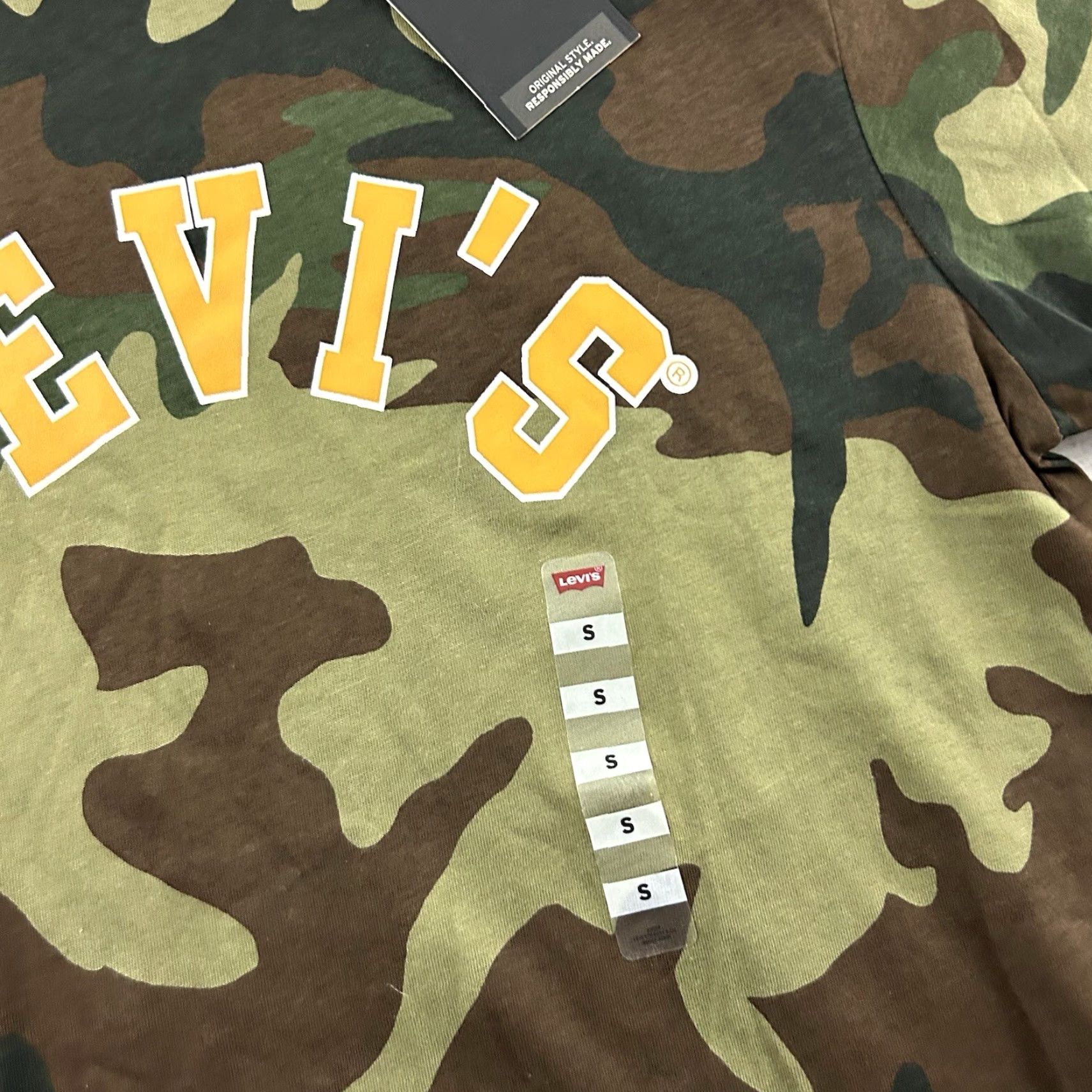 Levi's Levi's Short Sleeve T-Shirt Camouflage Colorful Multicolor Mens S Green Yellow Size US S / EU 44-46 / 1 - 3 Thumbnail