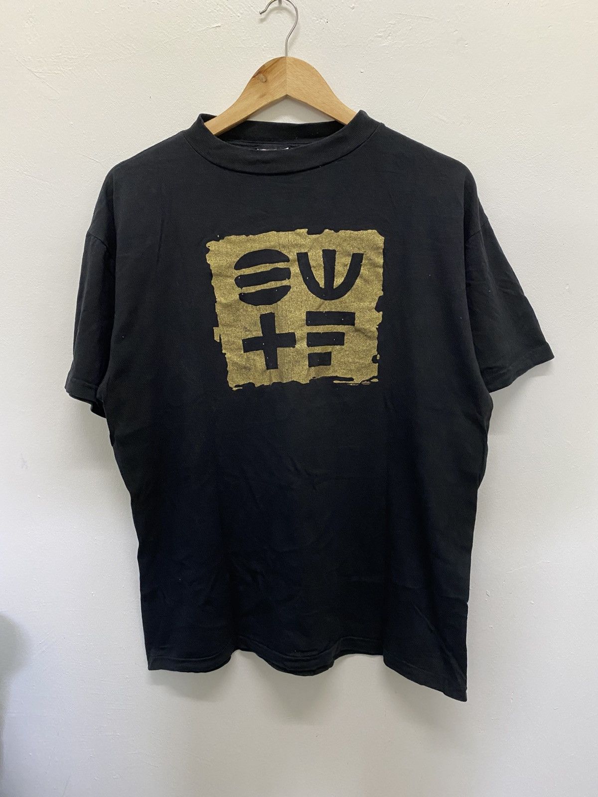 Band Tees × Vintage Vintage 90s Earth Wind & Fire Japan Tour Tee Size US L / EU 52-54 / 3 - 2 Thumbnail