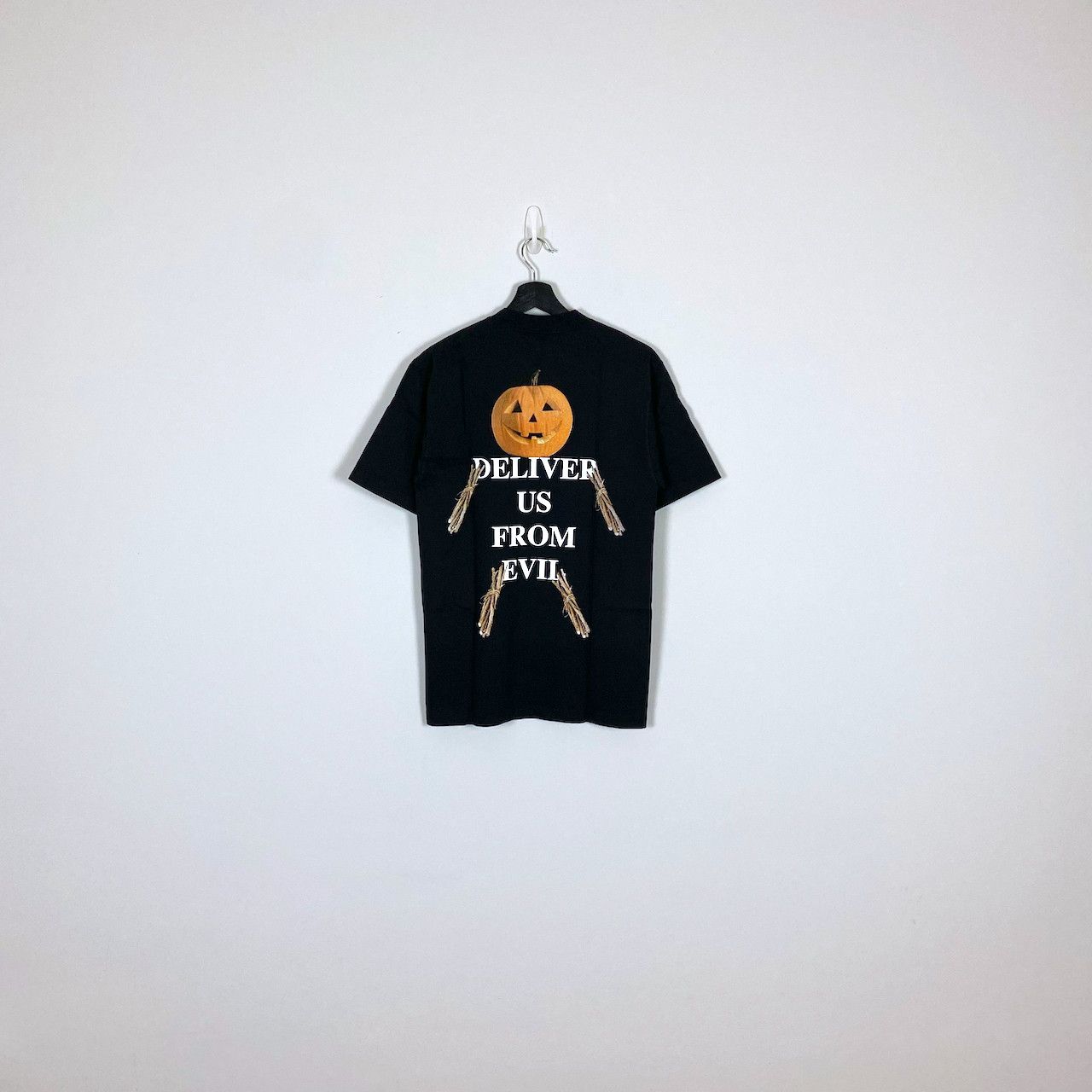 Online Ceramics ONLINE CERAMICS PREGNANT WITCH TEE Size US S / EU 44-46 / 1 - 2 Thumbnail