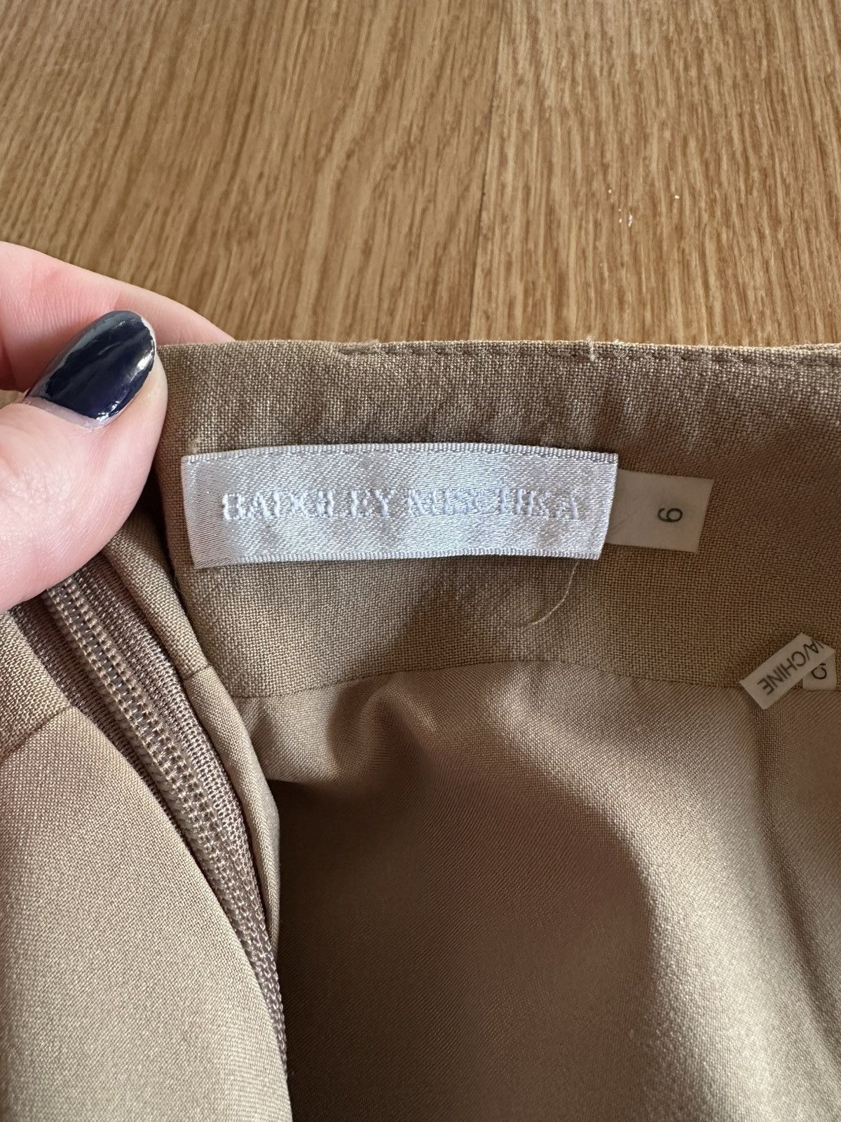 Badgley Mischka deadstock badgely mischka tan pleated midi skirt Size 28" / US 6 / IT 42 - 4 Thumbnail