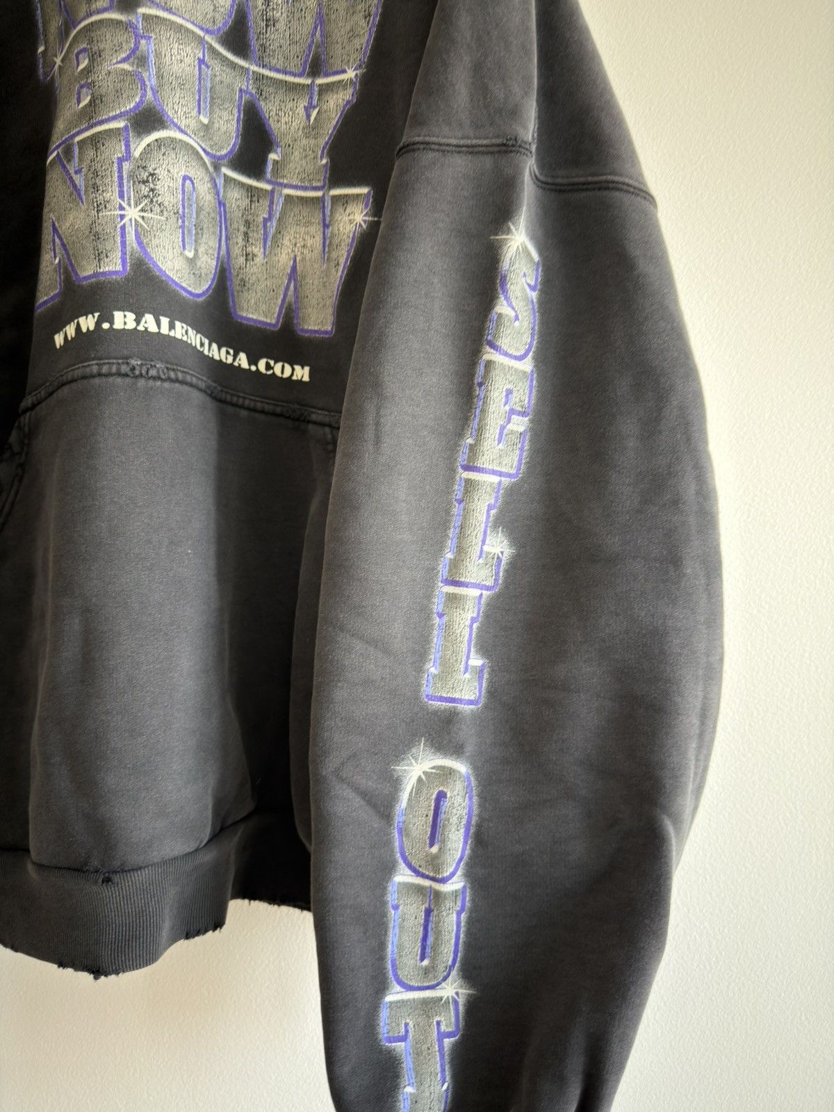 Balenciaga *RARE* BALENCIAGA DEMNA SEE NOW BUY NOW 3 BOXY HOODIE FADED Size US L / EU 52-54 / 3 - 3 Thumbnail