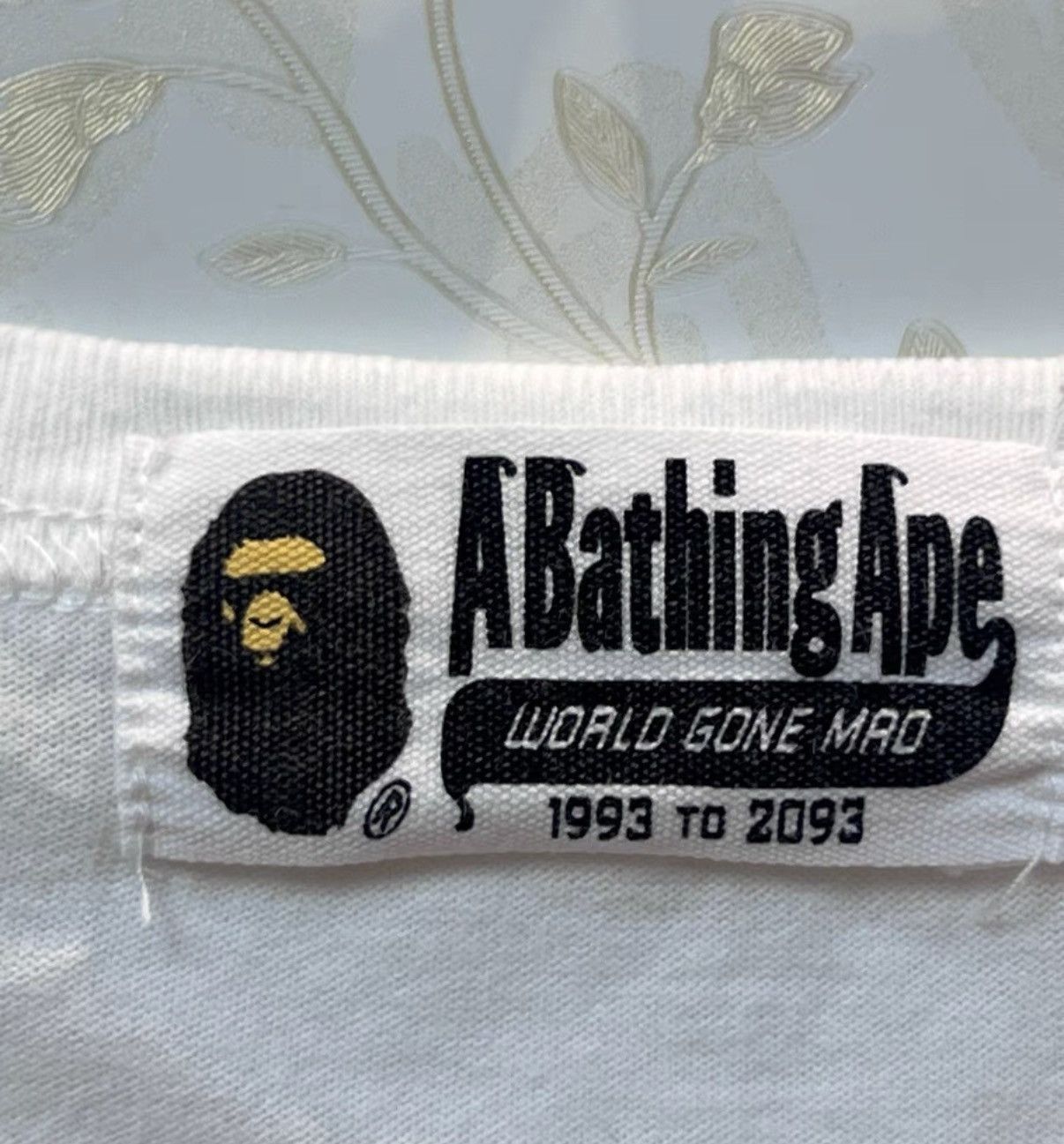 Bape BAPE OG Nigo era white short-sleeve tee Size US M / EU 48-50 / 2 - 3 Thumbnail