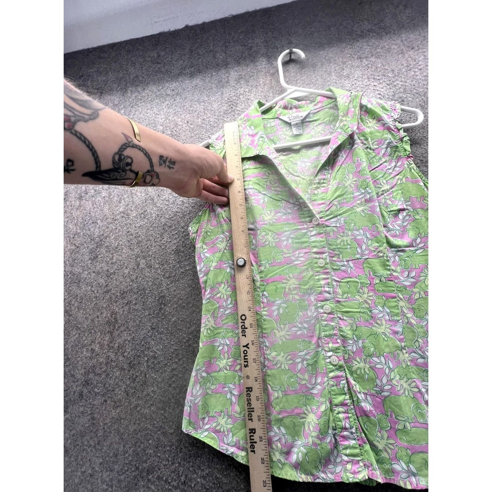 Lilly Pulitzer Lilly Pulitzer Shirt Womens 8 Green Collared Sleeveless Animal Print Button Top Size M / US 6-8 / IT 42-44 - 2 Thumbnail