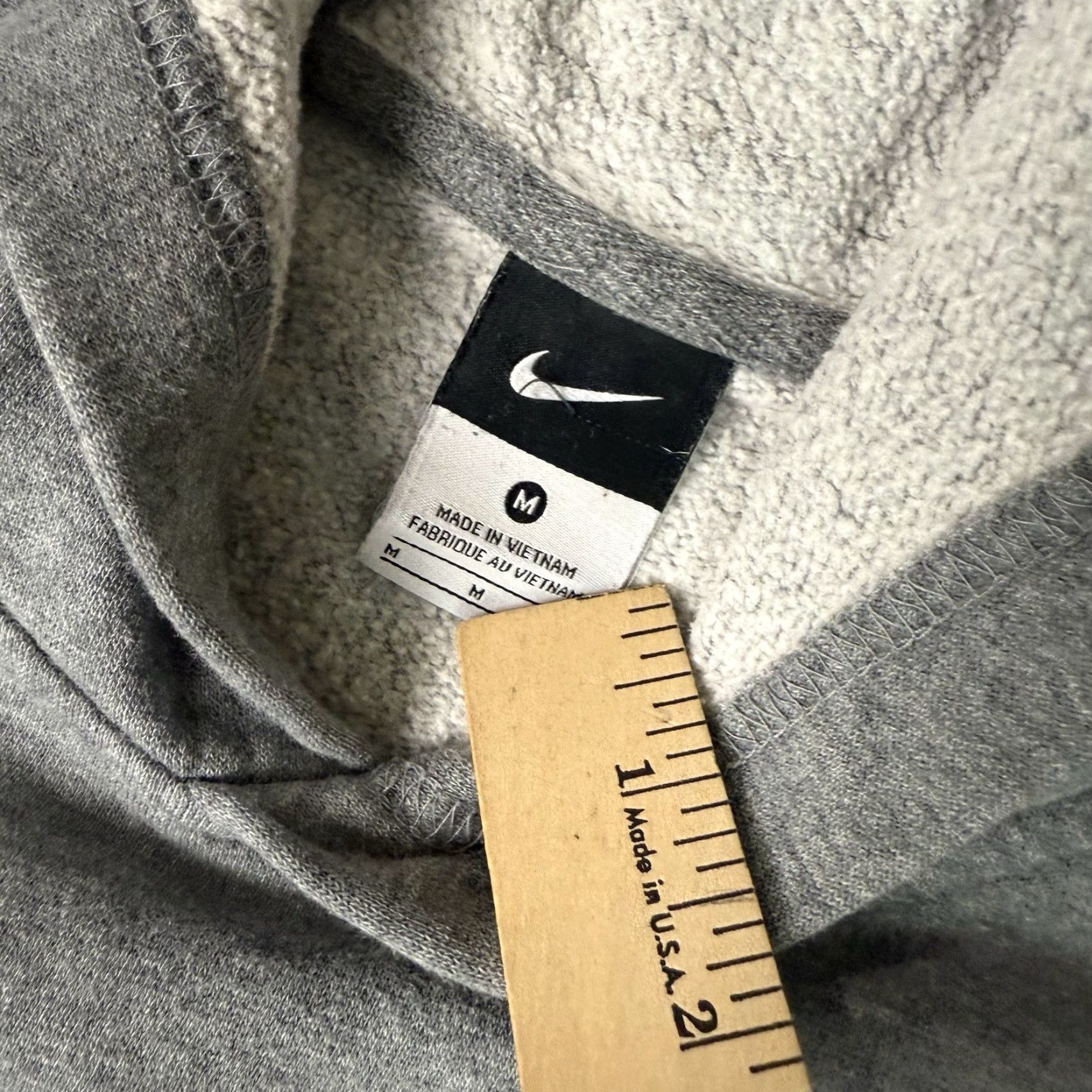 Nike VINTAGE Nike Titans Basketball Center Swoosh Hoodie Sweatshirt Unisex Adults M Gray Y2K Size US M / EU 48-50 / 2 - 5 Thumbnail