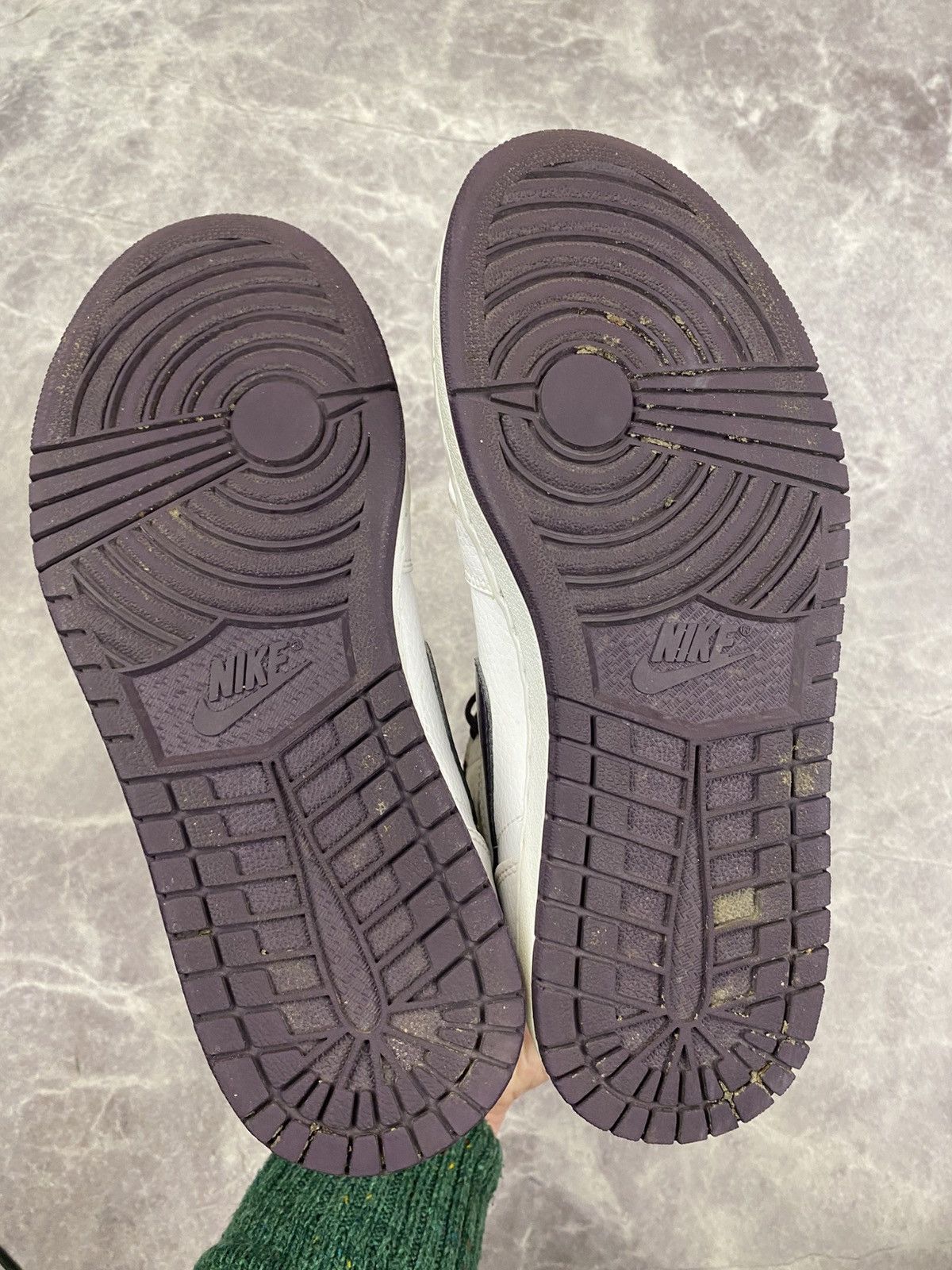 Jordan Brand Jordan 1 Retro High Grand Purple 2009 UK release Size 8.5US Size US 9.5 / EU 42-43 - 12 Thumbnail