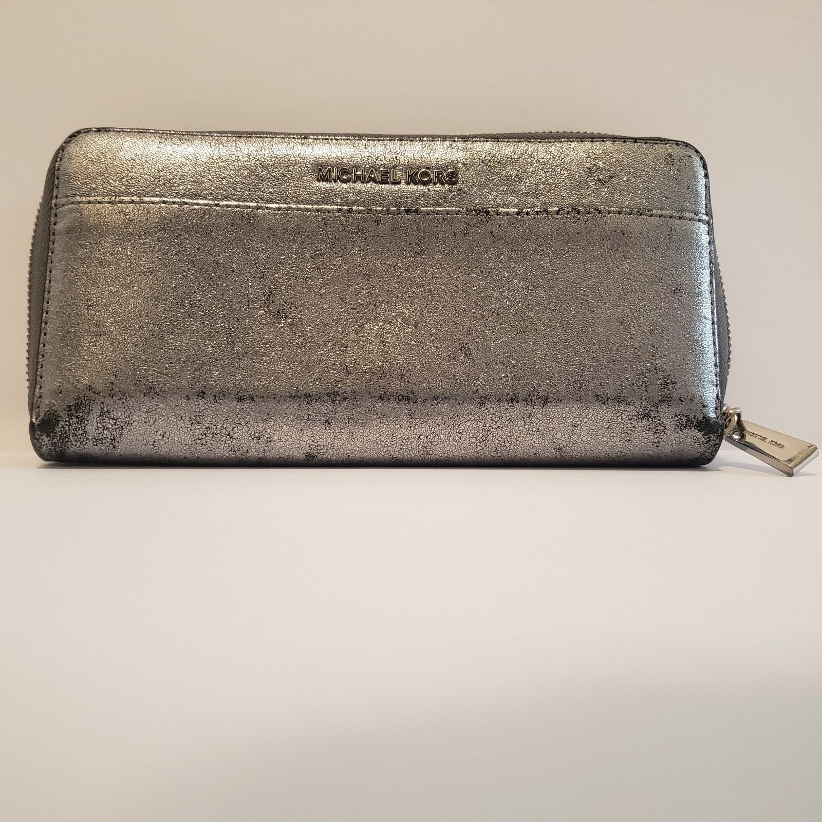 Michael Kors Michael Kors Silver Continental Wrap Around Zipper Wallet 8W Size ONE SIZE - 1 Thumbnail