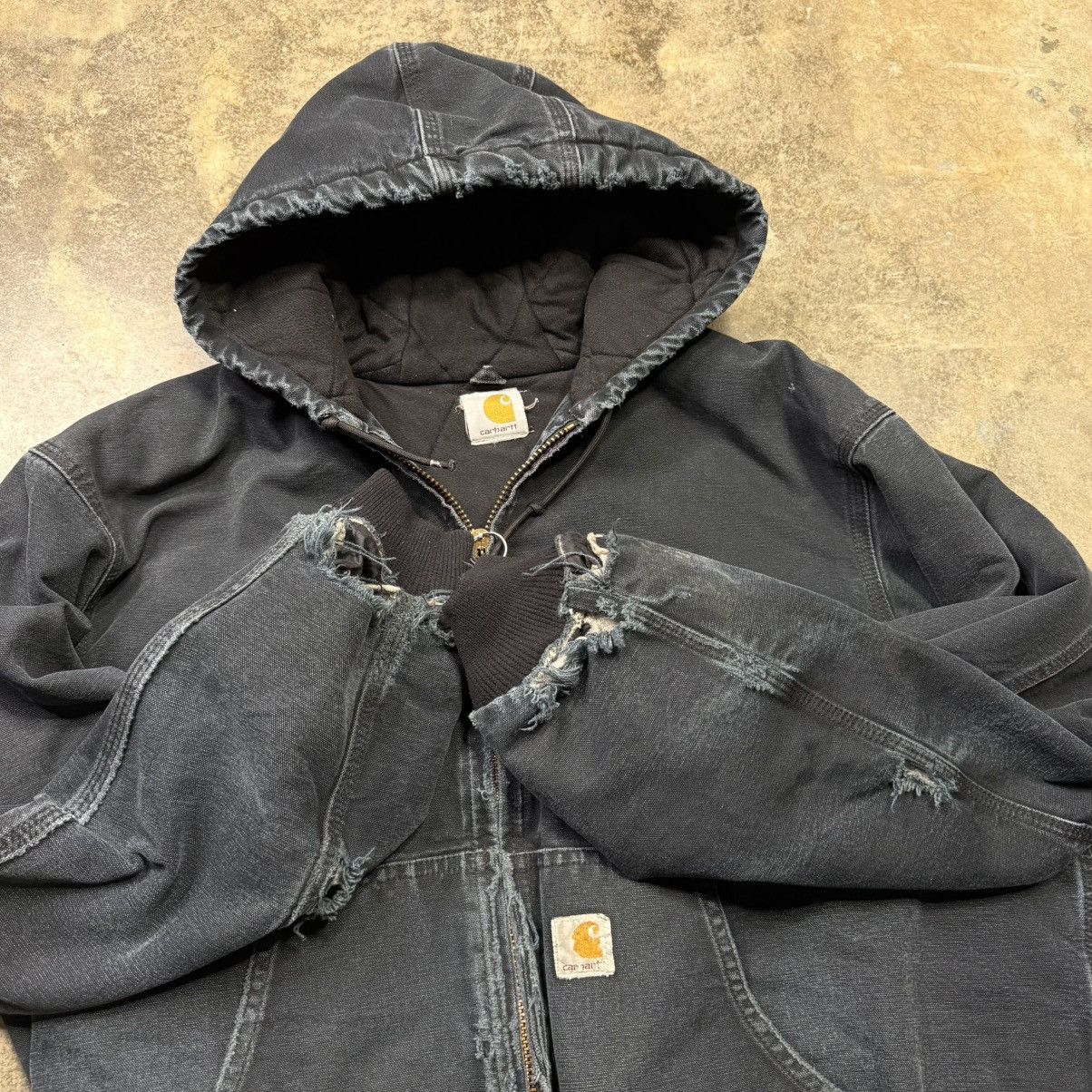 Carhartt vintage black carhartt thrashed zip up baggy jacket Size US XL / EU 56 / 4 - 2 Thumbnail