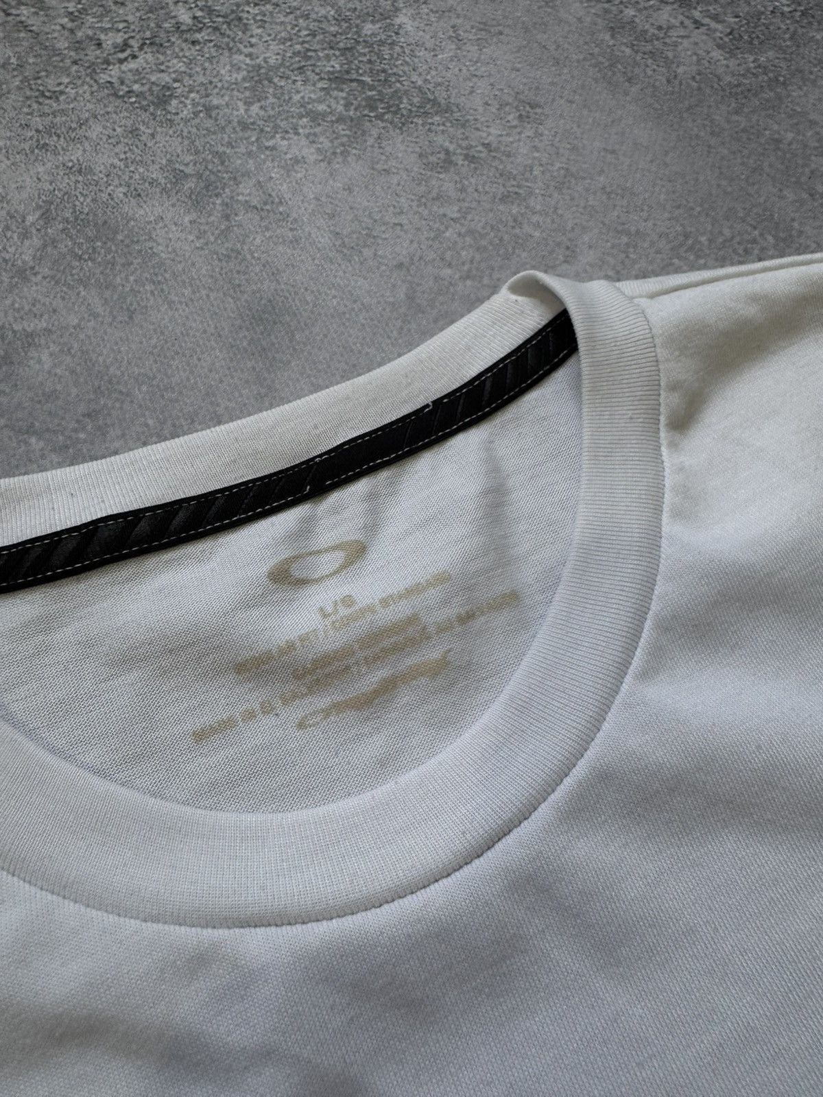 Oakley × Vintage y2K Oakley center logo Gorpcore Japan style tee Size US L / EU 52-54 / 3 - 4 Thumbnail