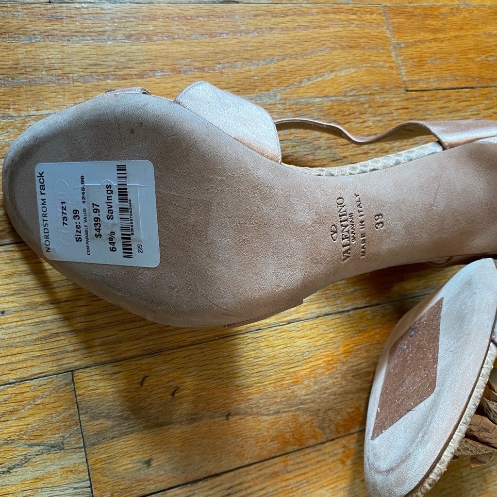 Valentino Authenticated Valentino Heels, Neutral/Pinkish , USW 9 Size US 9 / IT 39 - 2 Thumbnail
