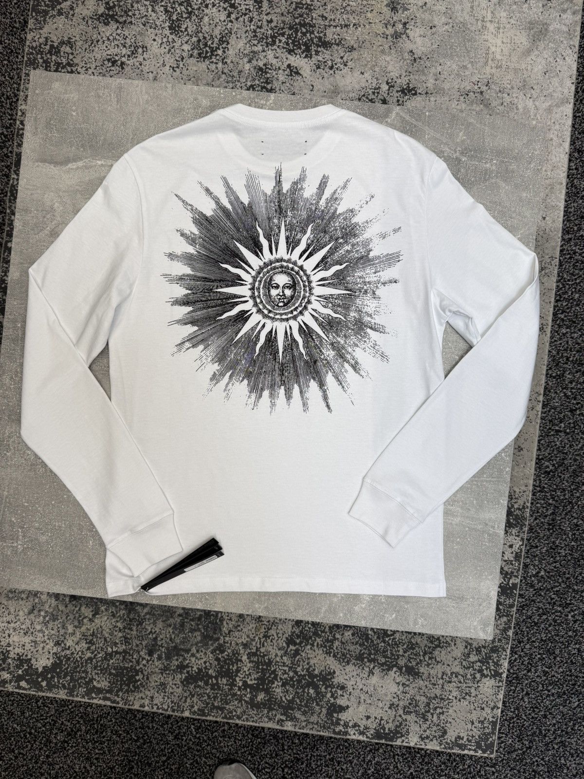 Amiri Amiri Sun L/S Tee White. size S. bnwt. rrp £525 Size US S / EU 44-46 / 1 - 2 Thumbnail