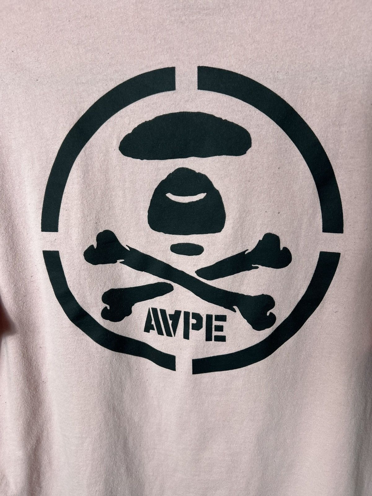 Aape Vintage streetwear y2k A bathing ape bape pink T-shirt Size US L / EU 52-54 / 3 - 12 Thumbnail