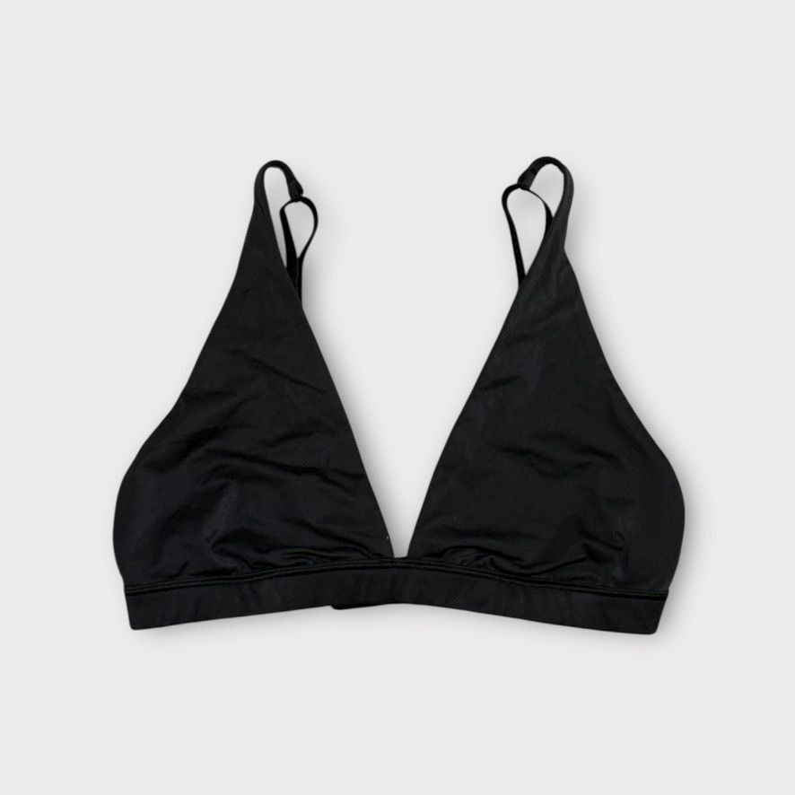 Lululemon Lululemon Wundermost Nulu Triangle Bralette 2 A–D Black EUC Size ONE SIZE - 7 Thumbnail