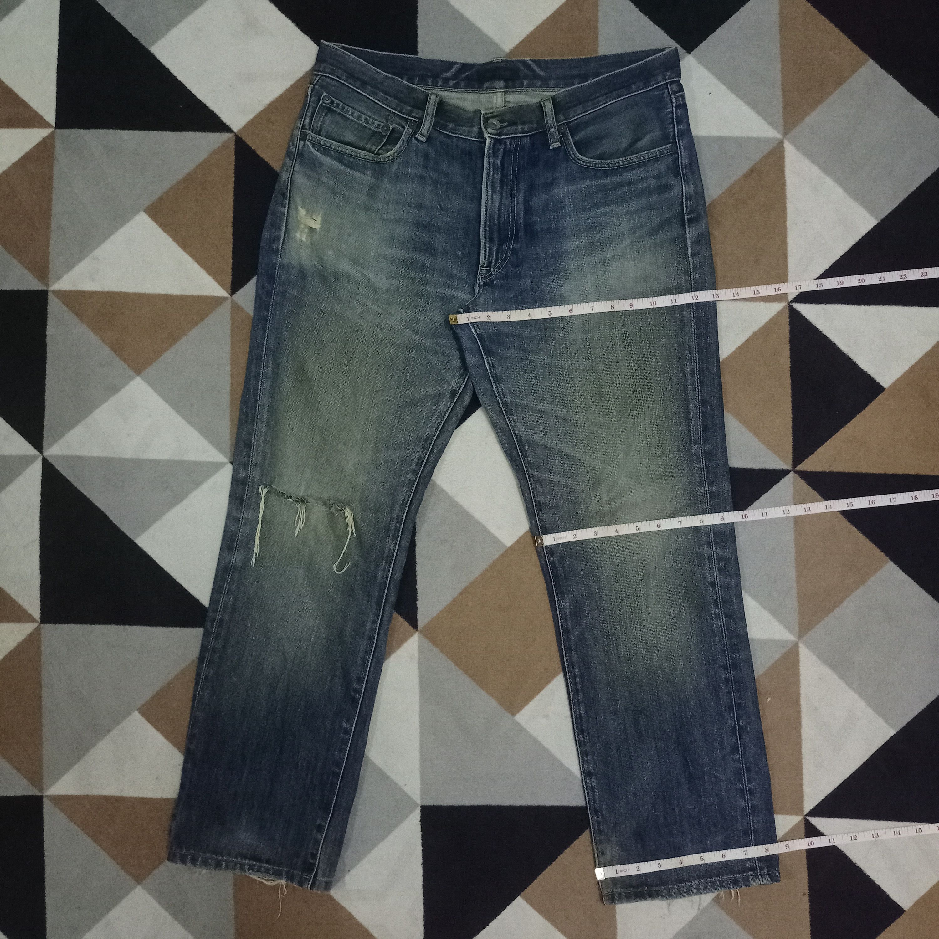 Japanese Brand × Uniqlo Vintage Japanese Uniqlo Baggy Style Faded Jeans 35x29 Size US 35 - 11 Thumbnail