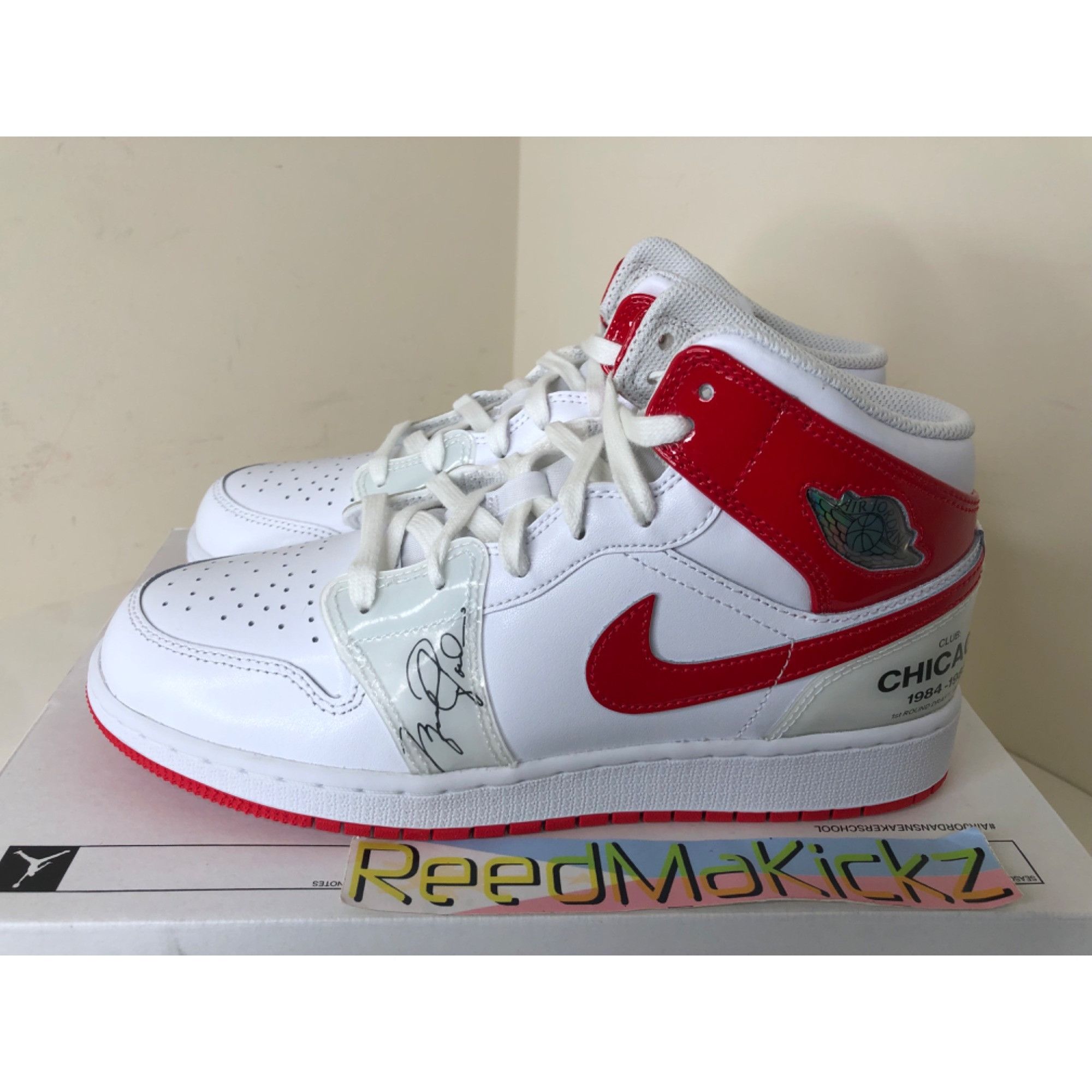 Jordan Brand Jordan 1 Mid Rookie Season White GS 6y Size US 6 / EU 39 - 1 Thumbnail