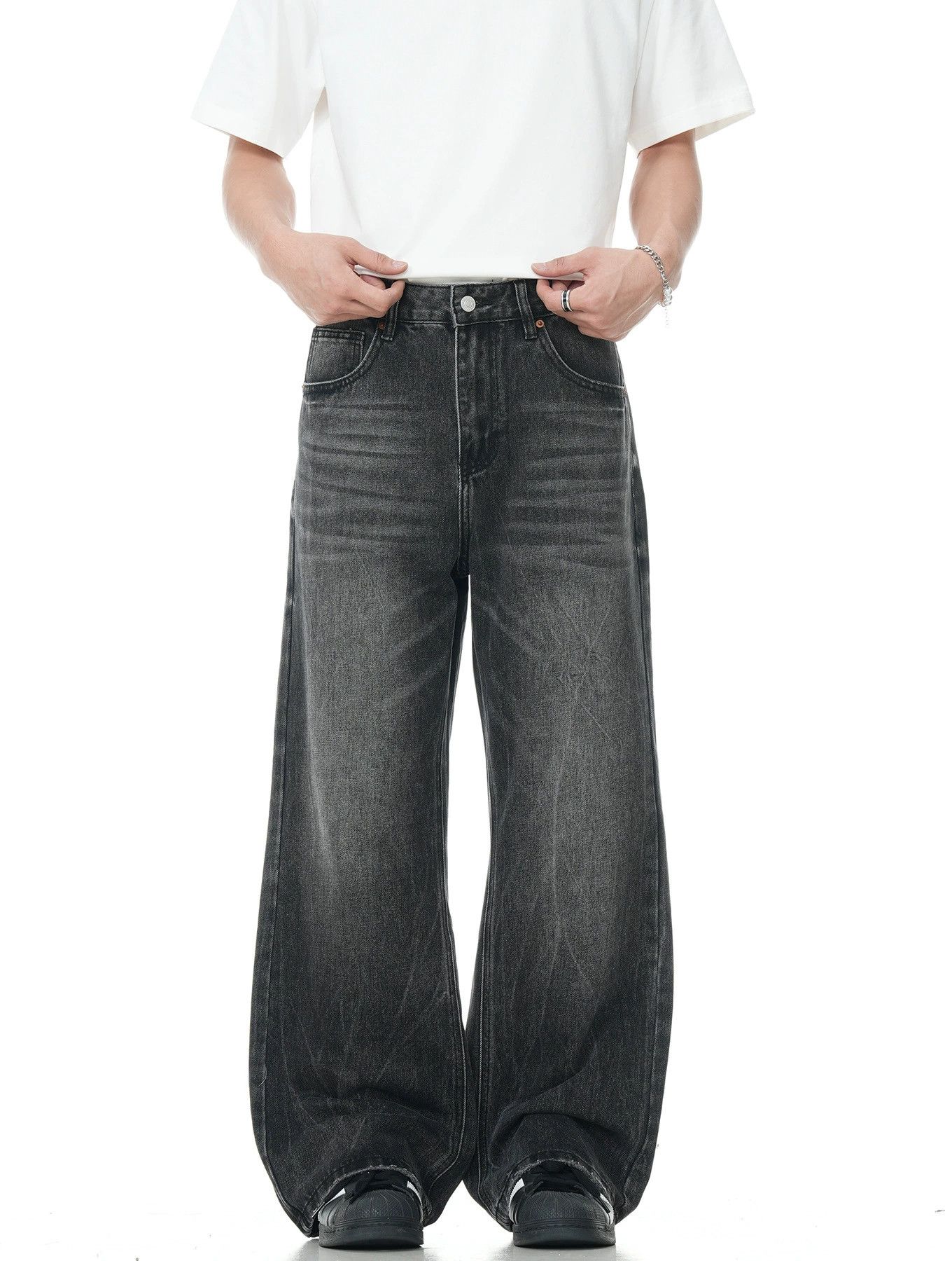 Vintage Black men's distressed casual loose flared jeans Size US 32 / EU 48 - 1 Thumbnail