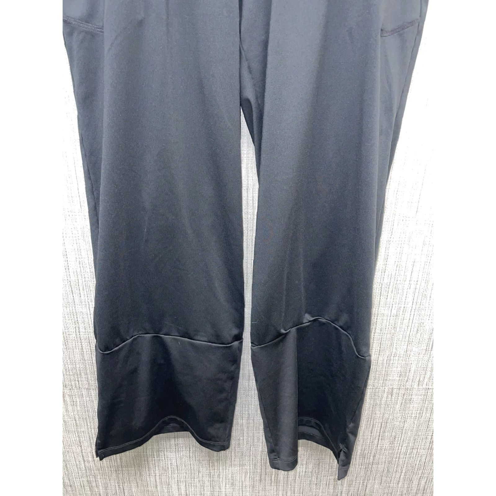 Under Armour Under Armour Sweatpants Women XL Black Stretchy Straight Leg Joggers Athletic Sweatpants Womens XL Size 40" / US 18 - 3 Thumbnail