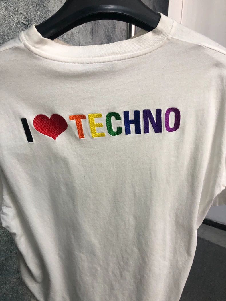 Balenciaga Balenciaga I Love Techno Embroidered Tee - dmc Size US M / EU 48-50 / 2 - 1 Thumbnail