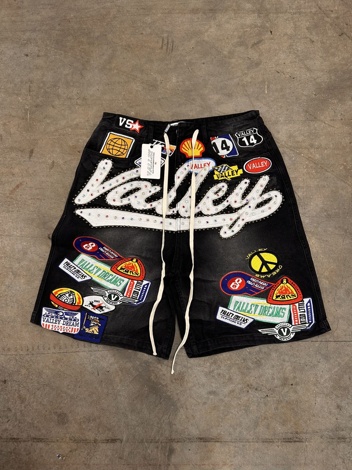 Vale Vale Forever Valley Dreams Black 1980s Jean Shorts Jorts 40 Size US 40 / EU 56 - 1 Thumbnail
