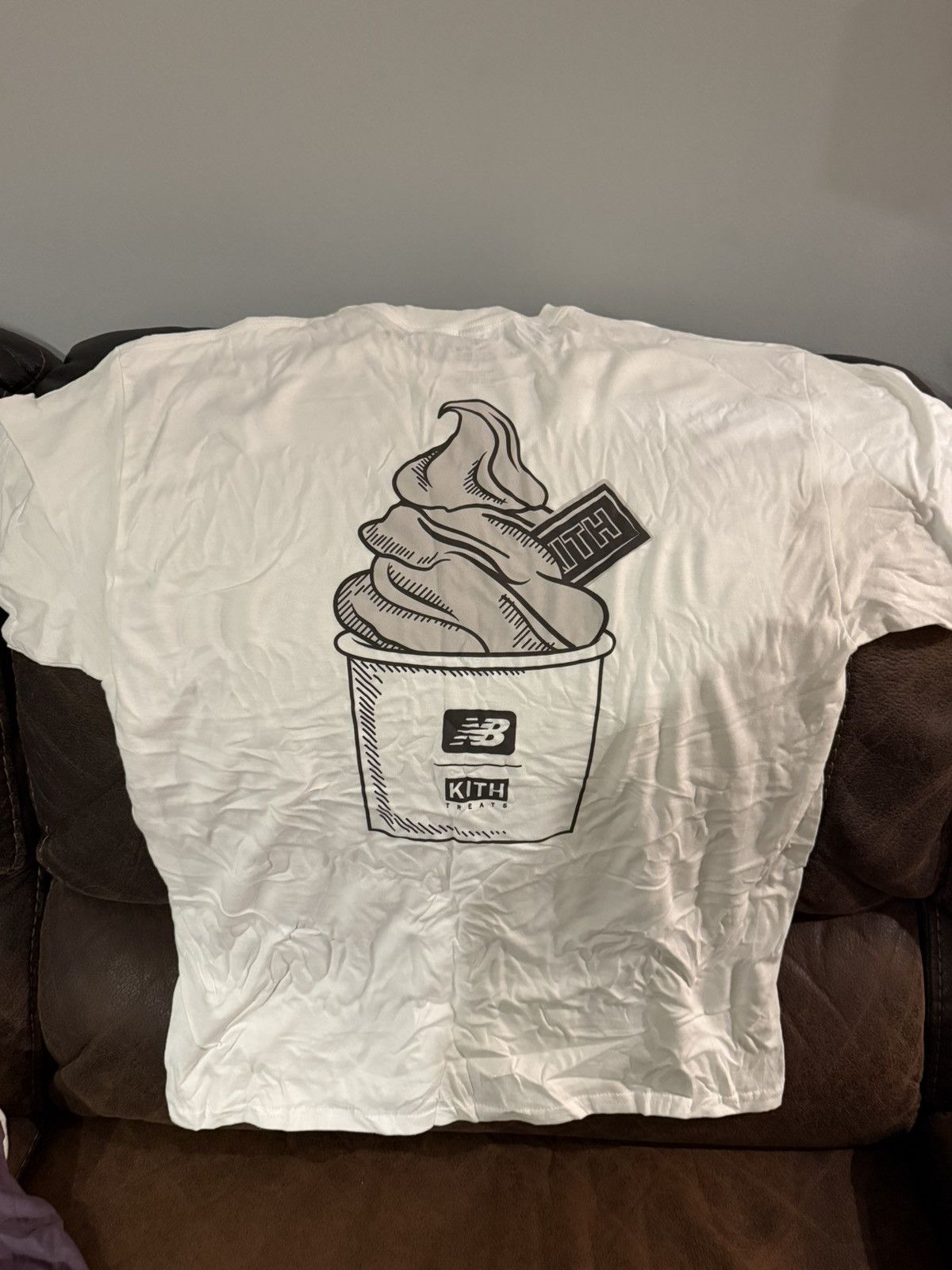 Kith × New Balance Kith New Balance Tee Family Style Food Fest Exclusive Size US L / EU 52-54 / 3 - 1 Thumbnail