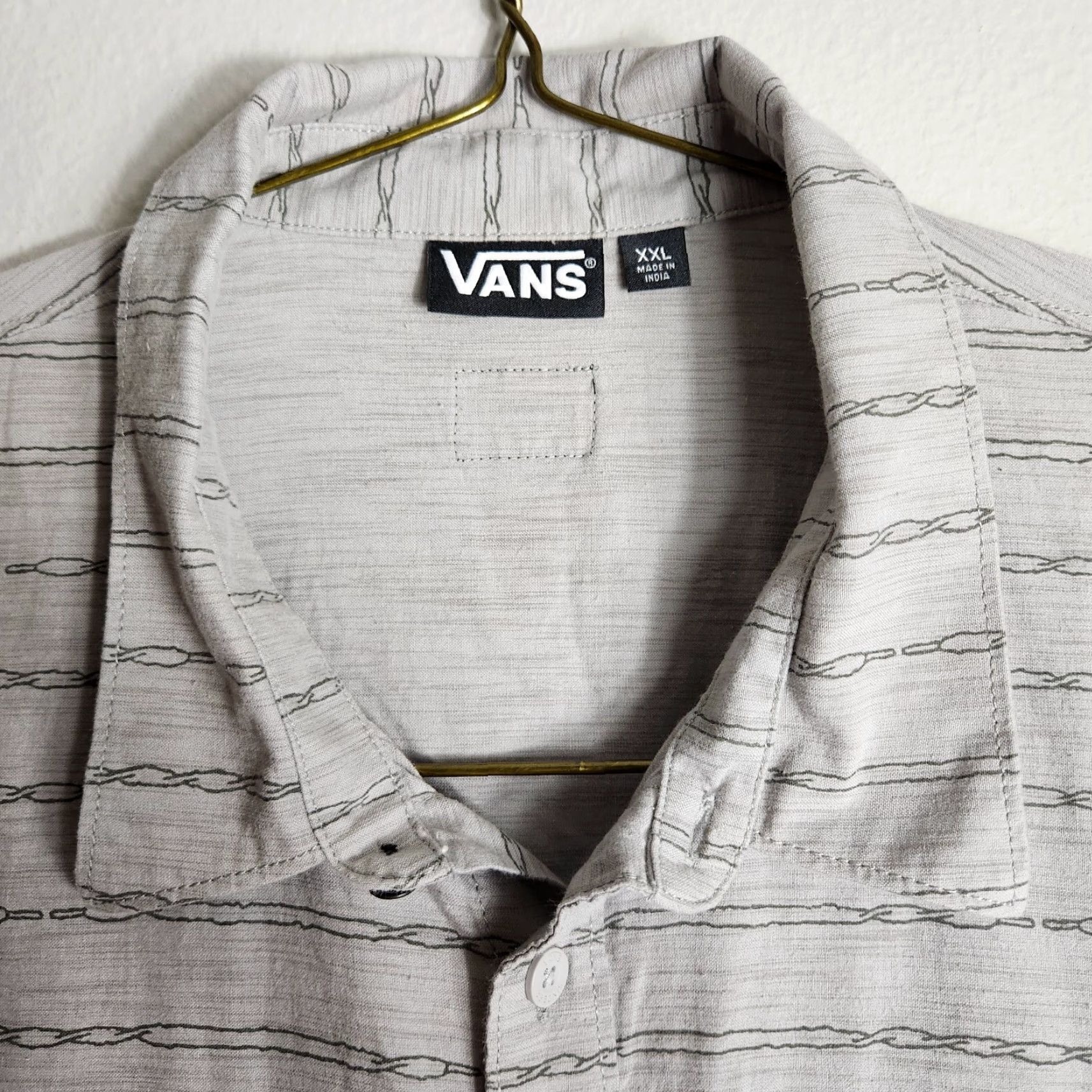Vans Vans Mens Gray Patterned SS Casual Buttonfront Shirt-Size XXL Shirt Big & Tall Mens Gray Patterned SS Casual Buttonfront Shirt-Size XXL Size US XXL / EU 58 / 5 - 2 Thumbnail