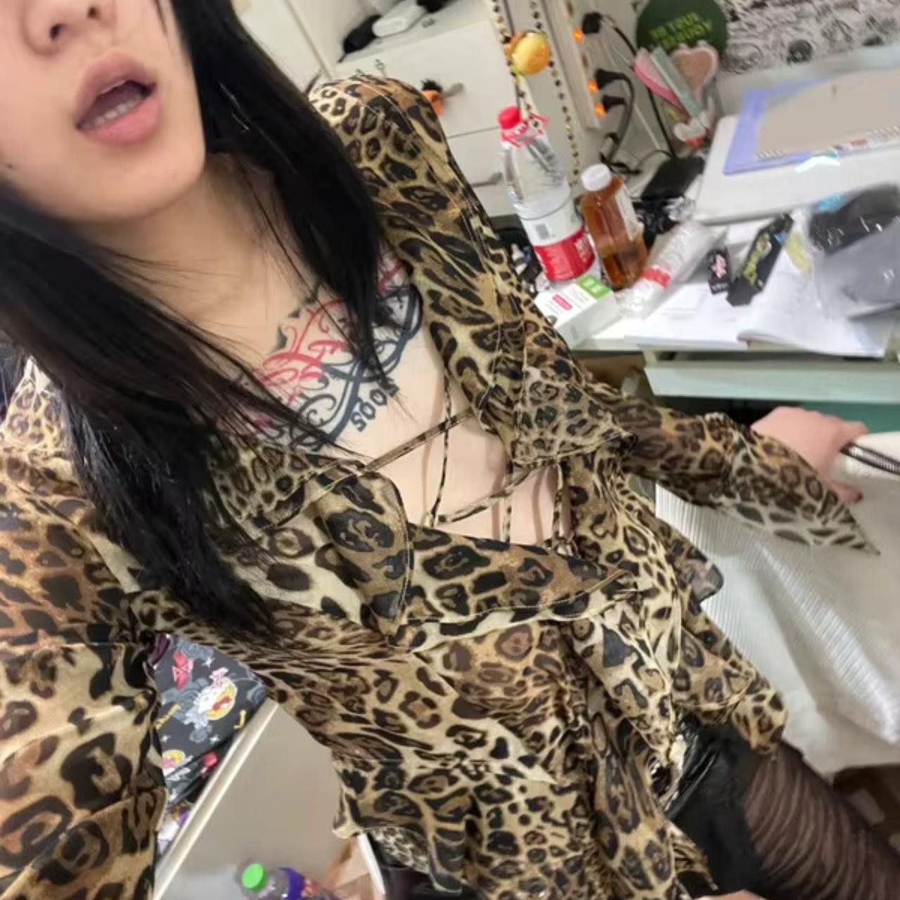 H&M Leopard Print Ruffled Blouse Top Size S / US 4 / IT 40 - 2 Thumbnail