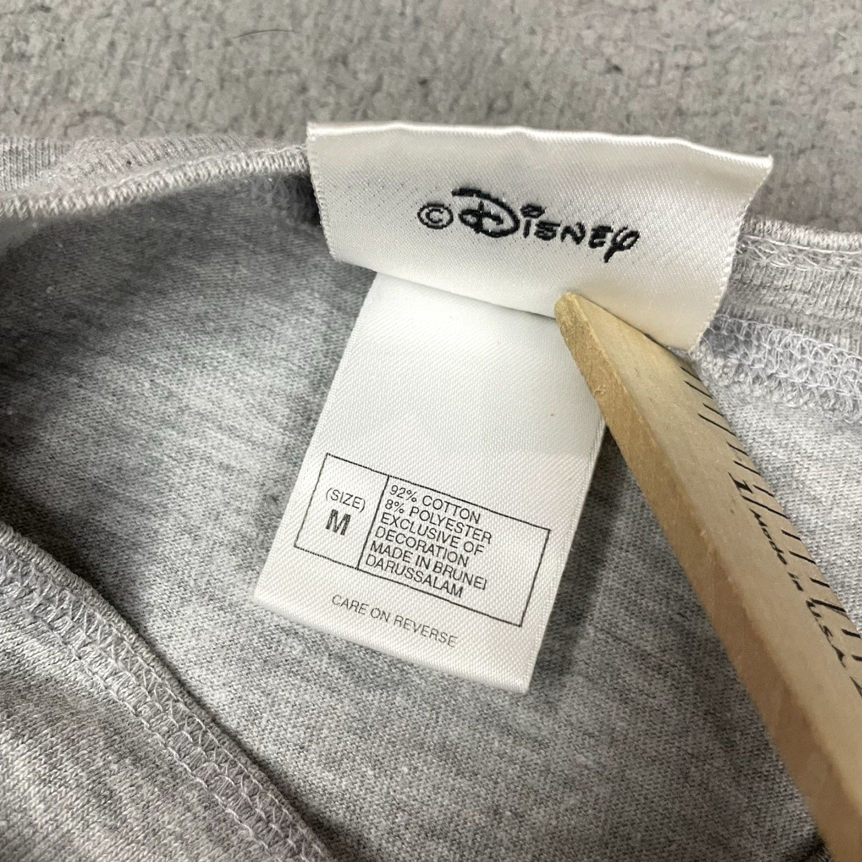 Disney VINTAGE Walt Disney World T Shirt Mens M Gray Mickey Embroidered 90s Disney Cartoon Goofy Pluto Characters Size US M / EU 48-50 / 2 - 6 Thumbnail