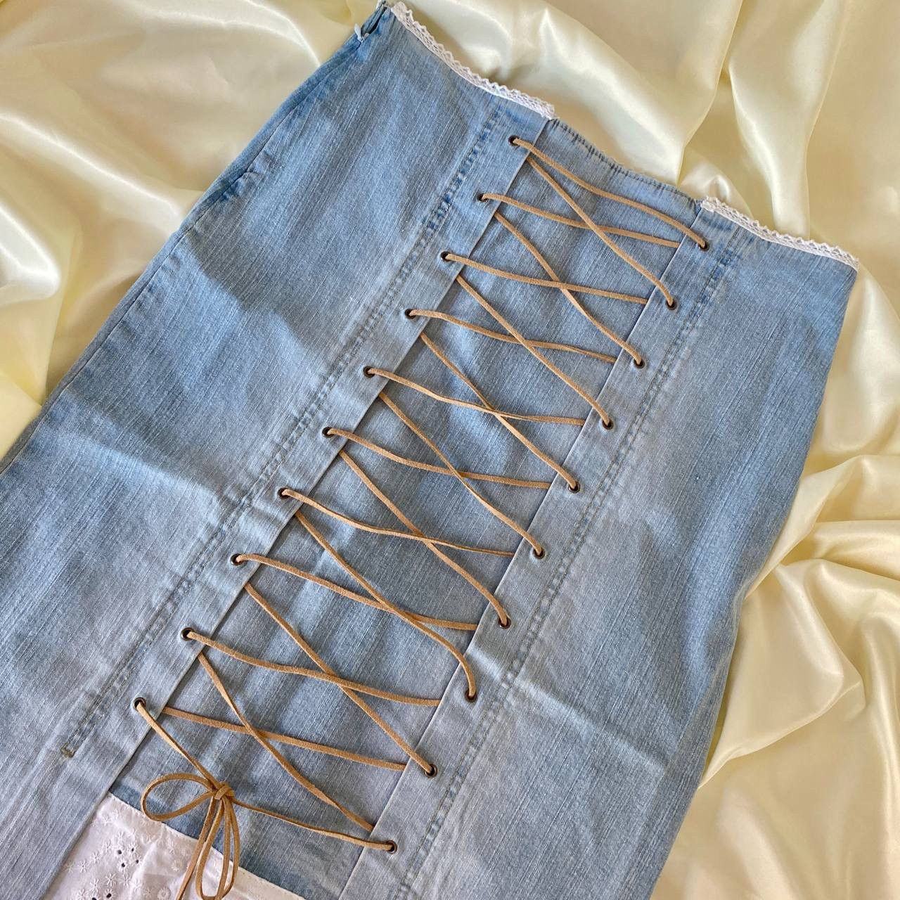 Vintage Vintage coquette denim maxi skirt Size 27" / US 4 / IT 40 - 3 Thumbnail