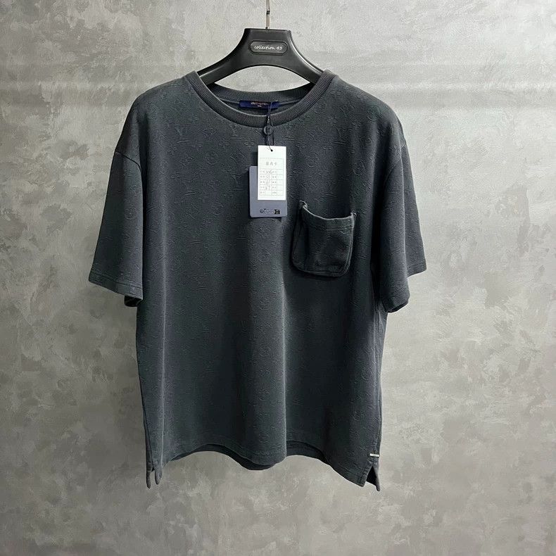 Louis Vuitton Louis Vuitton Round Neck Pullover in Solid short sleeves Size US XXL / EU 58 / 5 - 1 Thumbnail