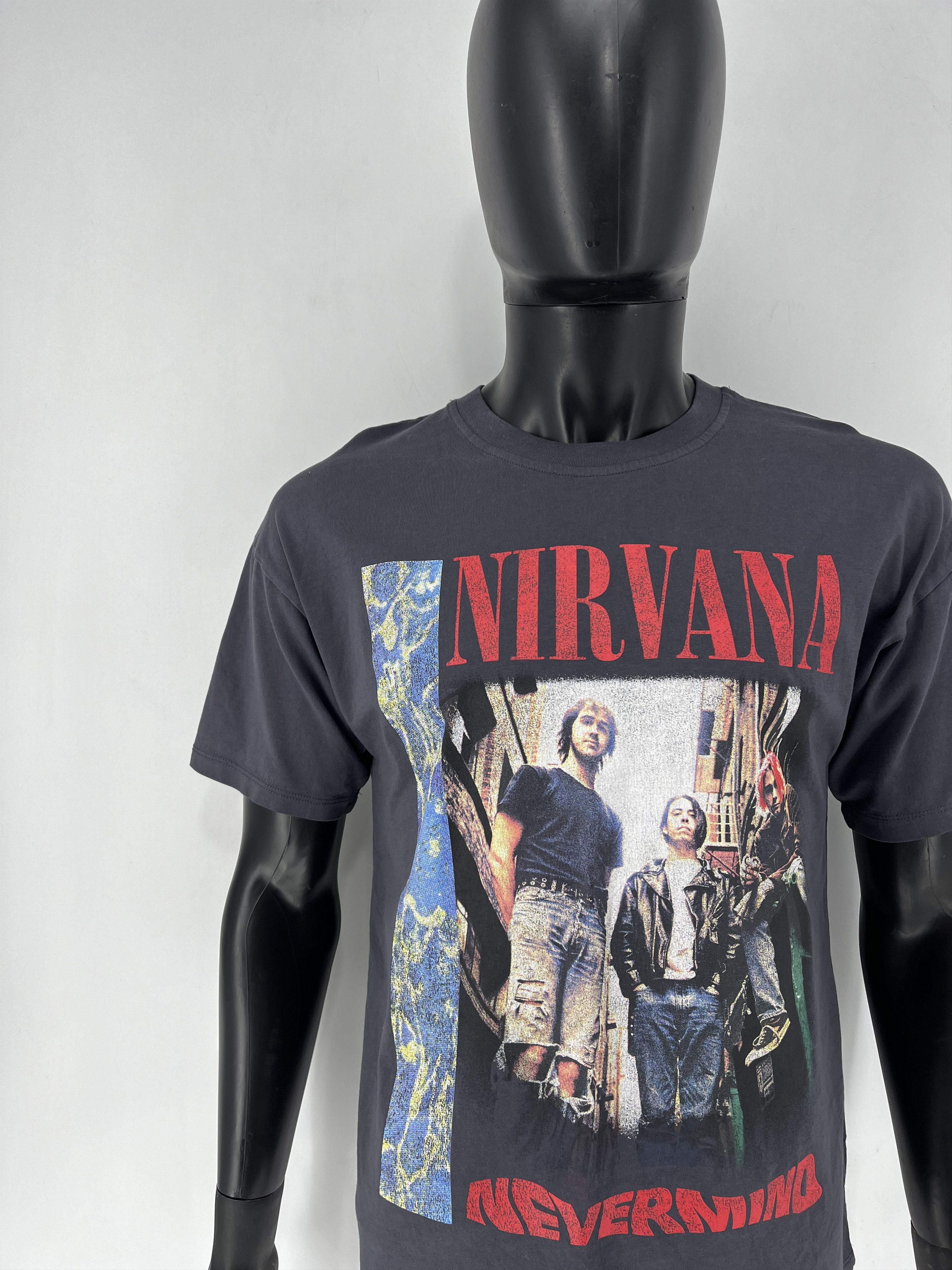 Band Tees × Vintage Vintage Y2K Nirvana Kurt Cobain Tee Print Band Tour Rock Size US XS / EU 42 / 0 - 14 Thumbnail