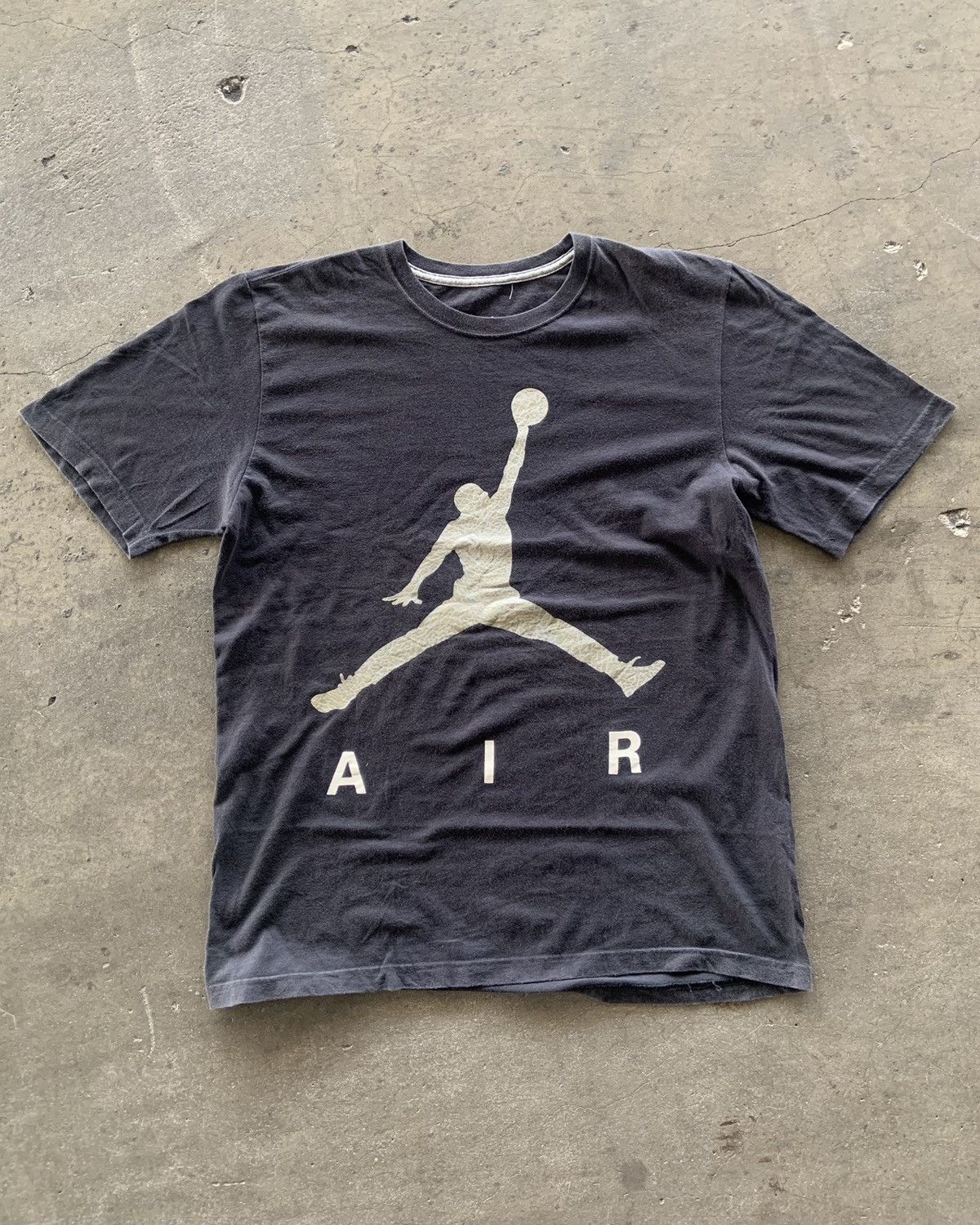 Japanese Brand × Jordan Brand × Vintage 2000s Air Jordan Faded Black Size US L / EU 52-54 / 3 - 1 Thumbnail