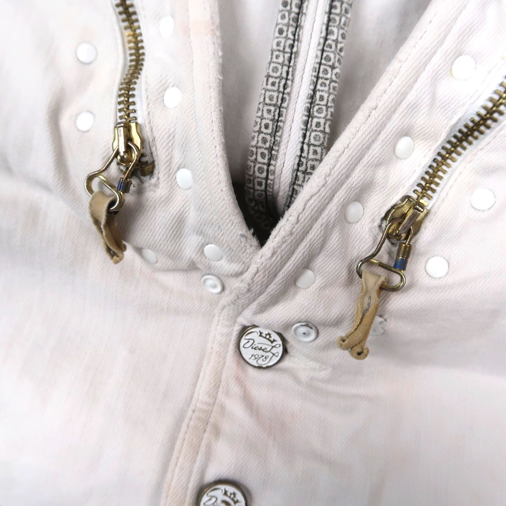 Diesel VINTAGE Diesel Denim Vest Jacket Women Size XL Women Studded Western Vest Casual White Denim Vest XL Women Western Studded Diesel Vintage Size XL / US 12-14 / IT 48-50 - 4 Thumbnail
