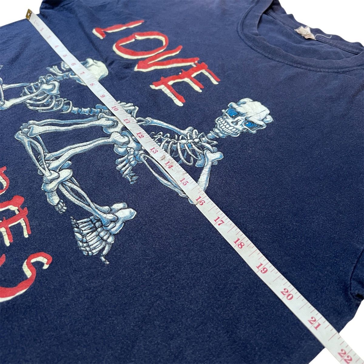 Other Vintage Y2K Love Never Dies Tee Faded Humor Funny Sex Size US XL / EU 56 / 4 - 7 Thumbnail