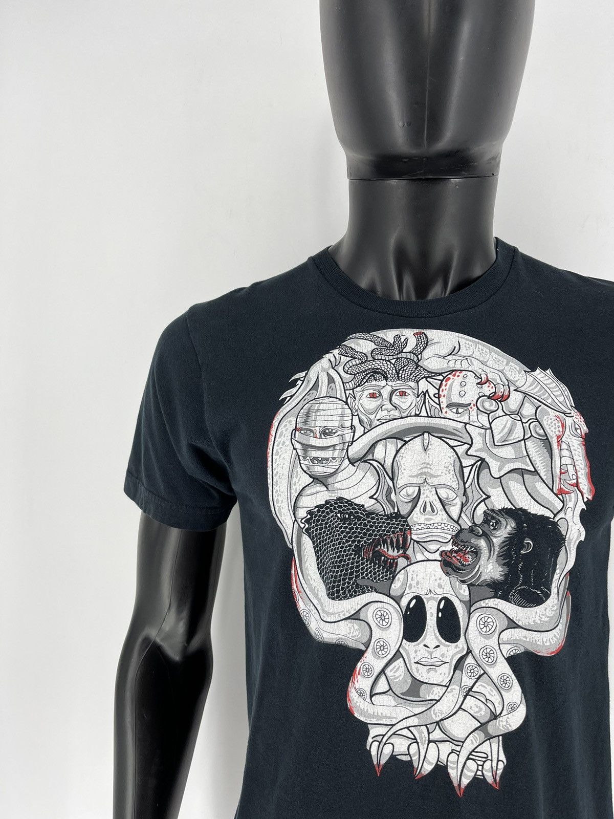 Band Tees Skulls Vintage Y2K Rock Metal Size S Black Humor Logo Size US S / EU 44-46 / 1 - 6 Thumbnail