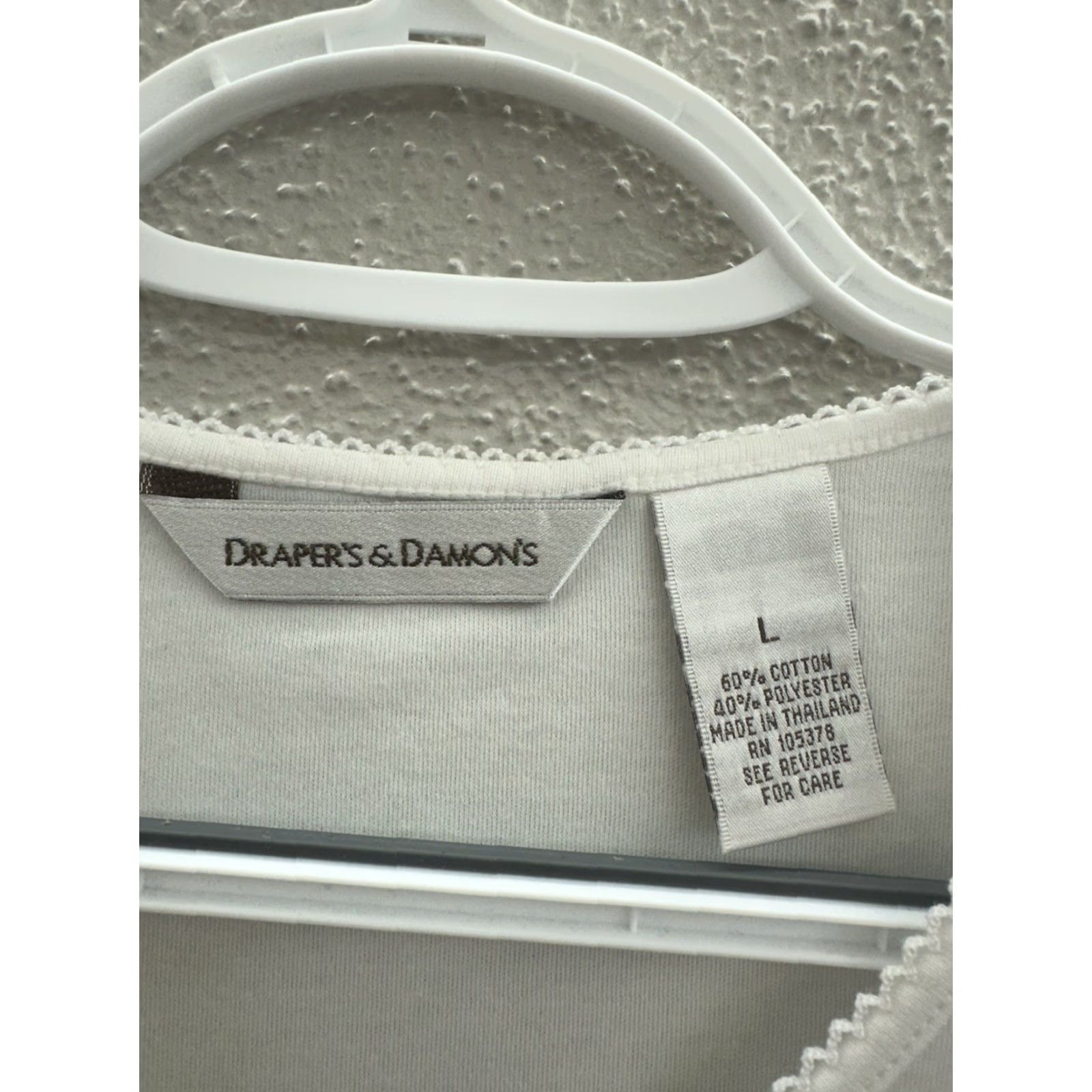 Vintage VINTAGE Drapers & Damons Womens Shirt Large White V-Neck Short Sleeve M14629 Size L / US 10 / IT 46 - 4 Thumbnail
