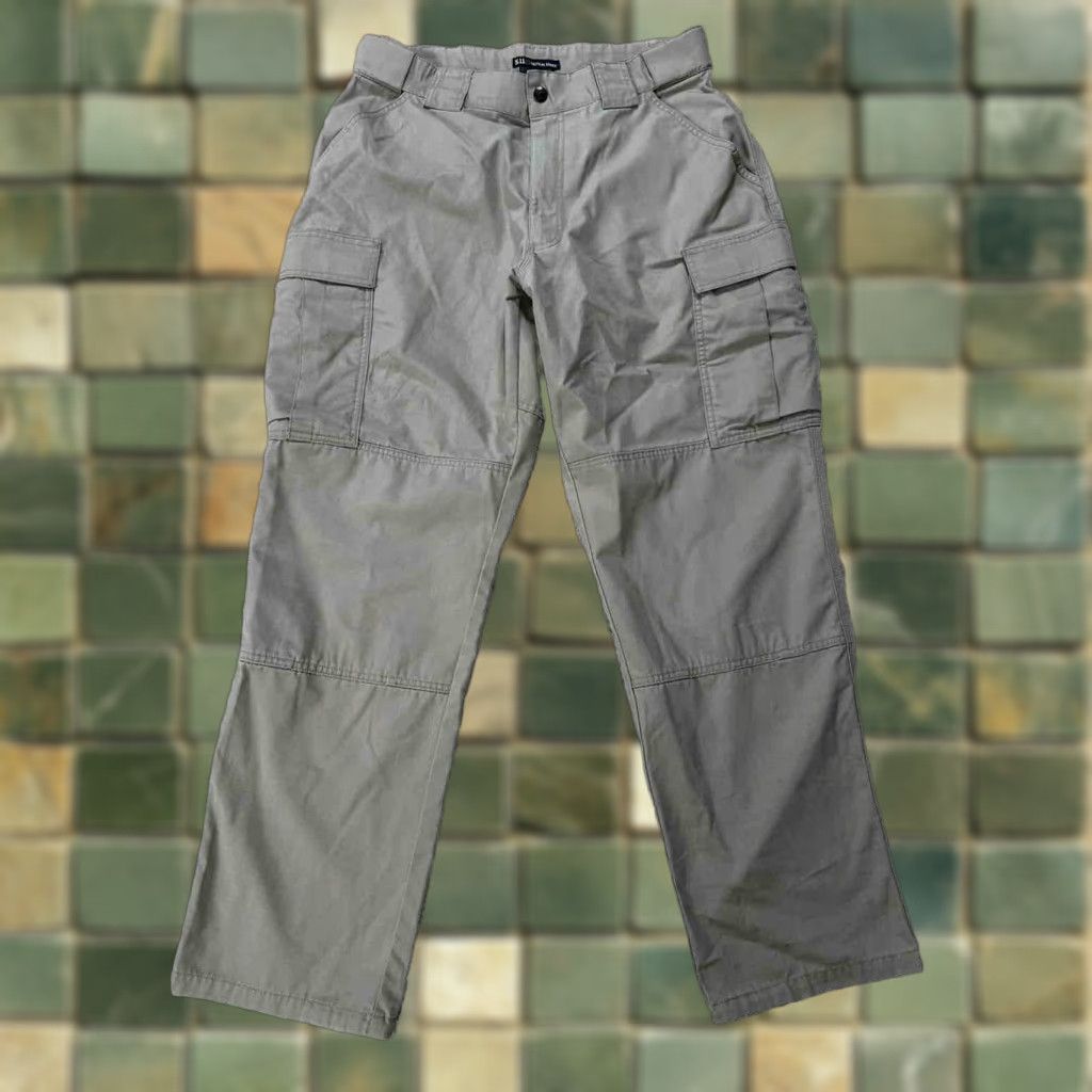 Vintage 5.11 Tactical Pants Cargo 35.5-39x32 Reg Beige Canvas Cotton Mens Regular Inseam 32 Pockets 90s Marine American Workwear Size US 33 - 1 Thumbnail