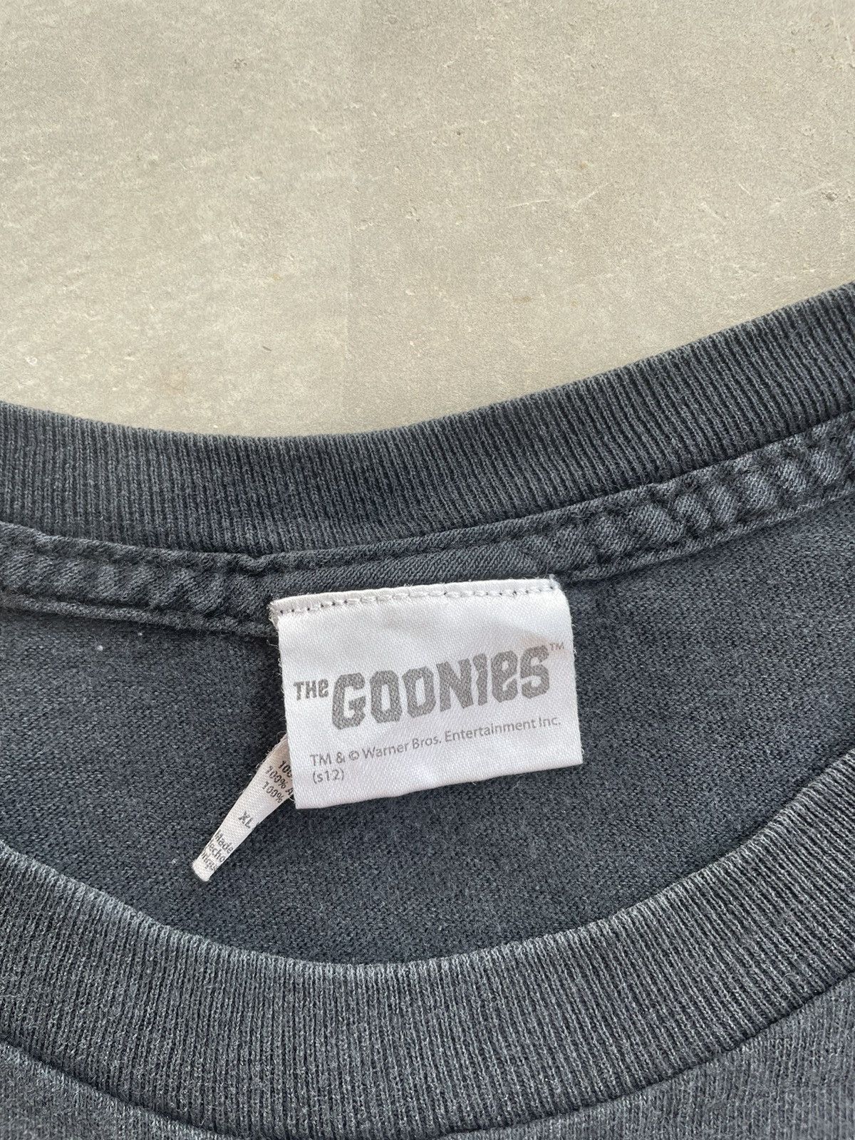 Ripple Junction THE GOONIES VINTAGE MOVIE TEE Size US XL / EU 56 / 4 - 3 Thumbnail