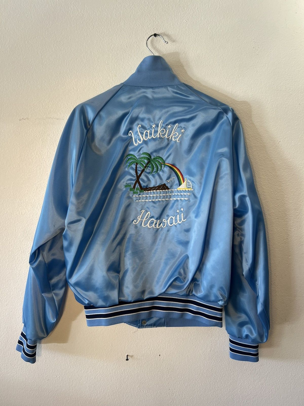 Vintage Vintage Baby Blue Hawaii Waikiki Beach Jacket Size US M / EU 48-50 / 2 - 1 Thumbnail