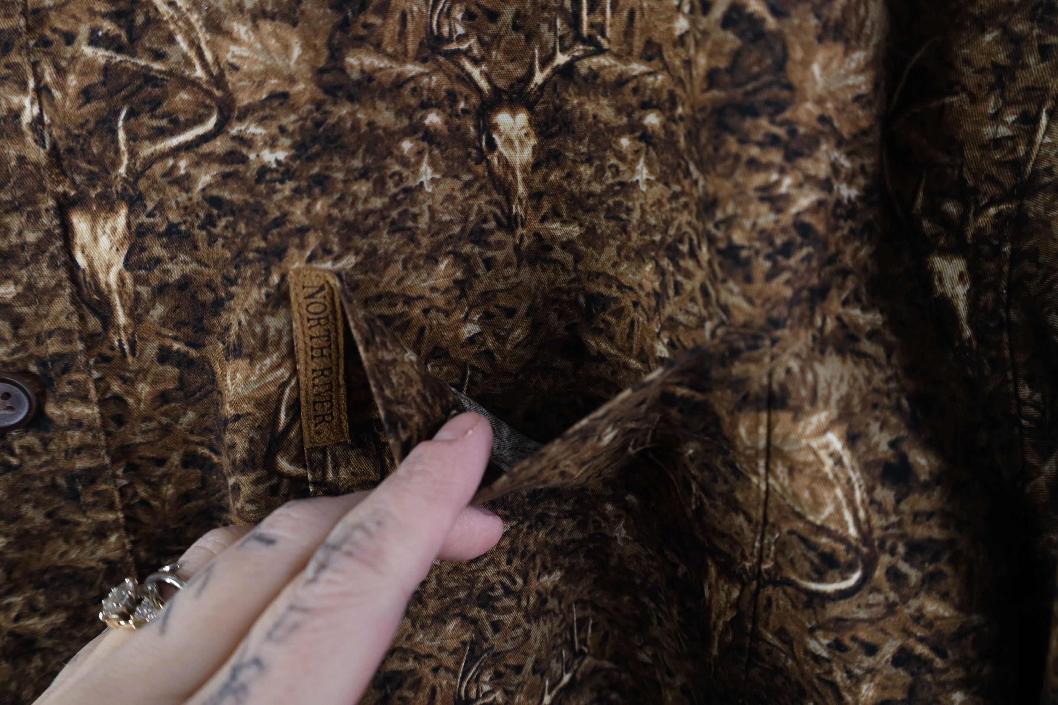 Vintage Vintage 90s Y2K Streetwear Camouflage Button Down Shirt Size US L / EU 52-54 / 3 - 5 Thumbnail