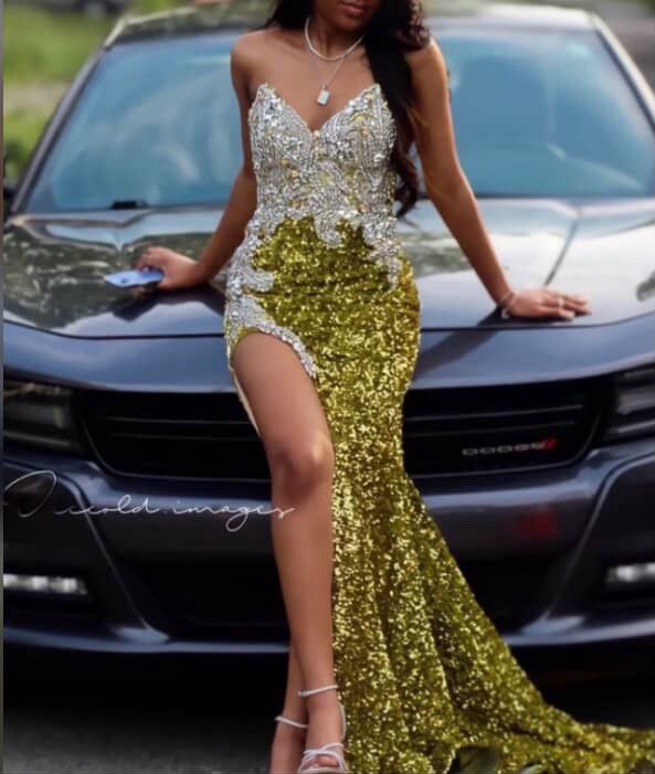 Other Gold and white sequin prom dress #promdress only worn once ! Size XS / US 0-2 / IT 36-38 - 1 Thumbnail