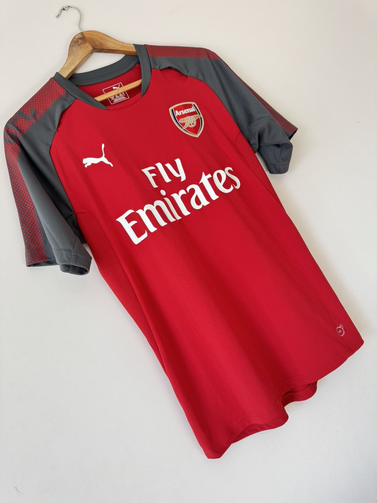 Puma Arsenal 2017-2018 Soccer Jersey Puma Football Shirt Kit Size US M / EU 48-50 / 2 - 4 Thumbnail