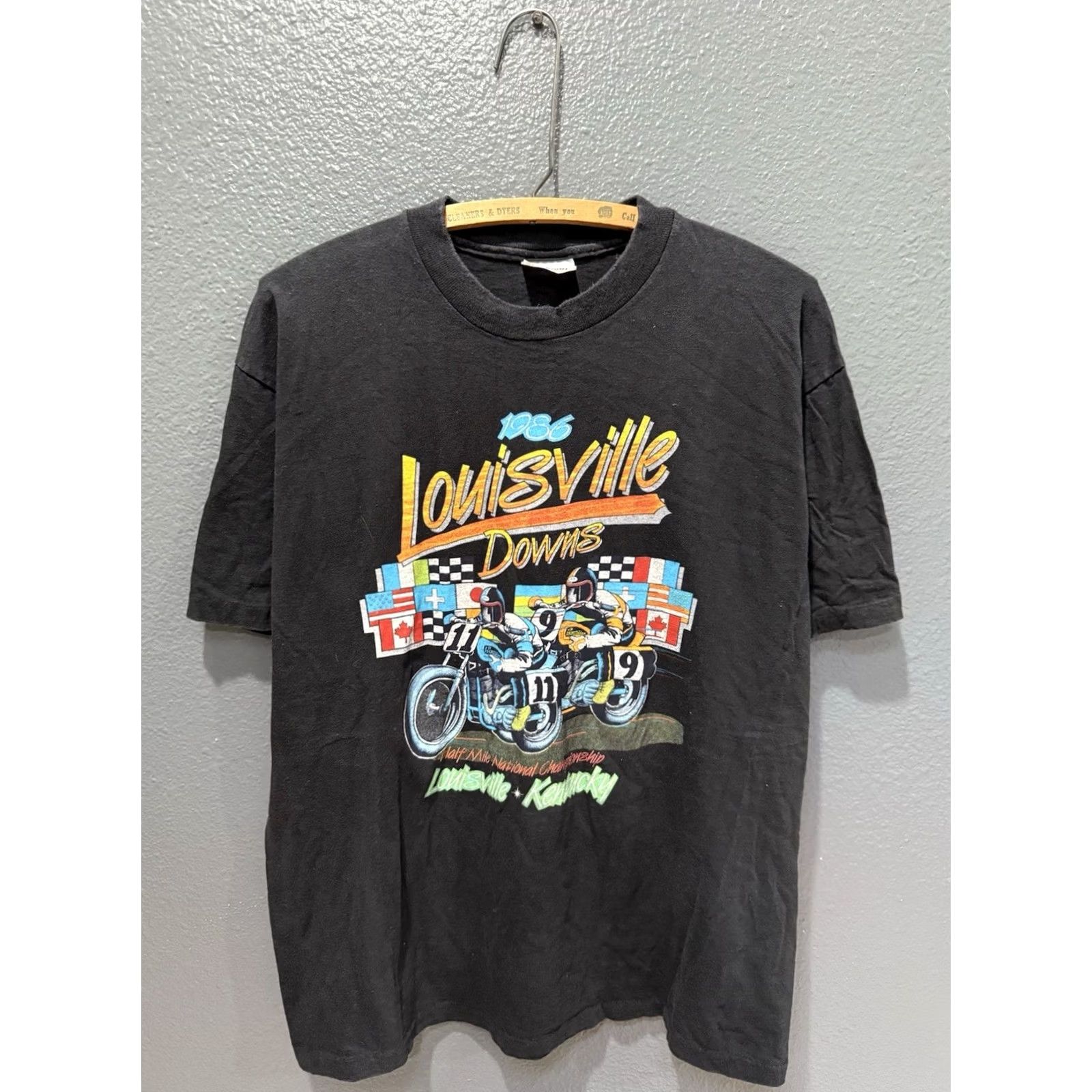 Hanes VINTAGE 1986 Louisville Downs Flat Track Motorcycle Racing Black Tee XL AMA Shirt Mens Size US XL / EU 56 / 4 - 3 Thumbnail