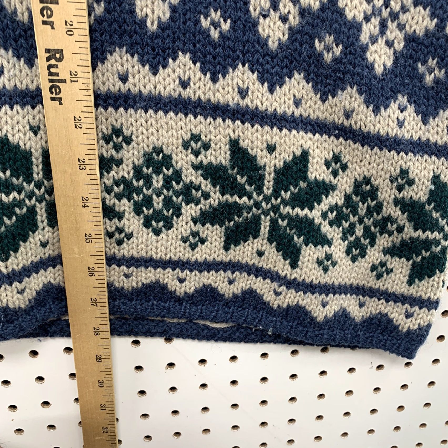 Abercrombie & Fitch VINTAGE 90s Abercrombie & Fitch Wool Sweater Blue Small Graphic Print V-Neck Long Sleeve Casual Womens Size S / US 4 / IT 40 - 6 Thumbnail