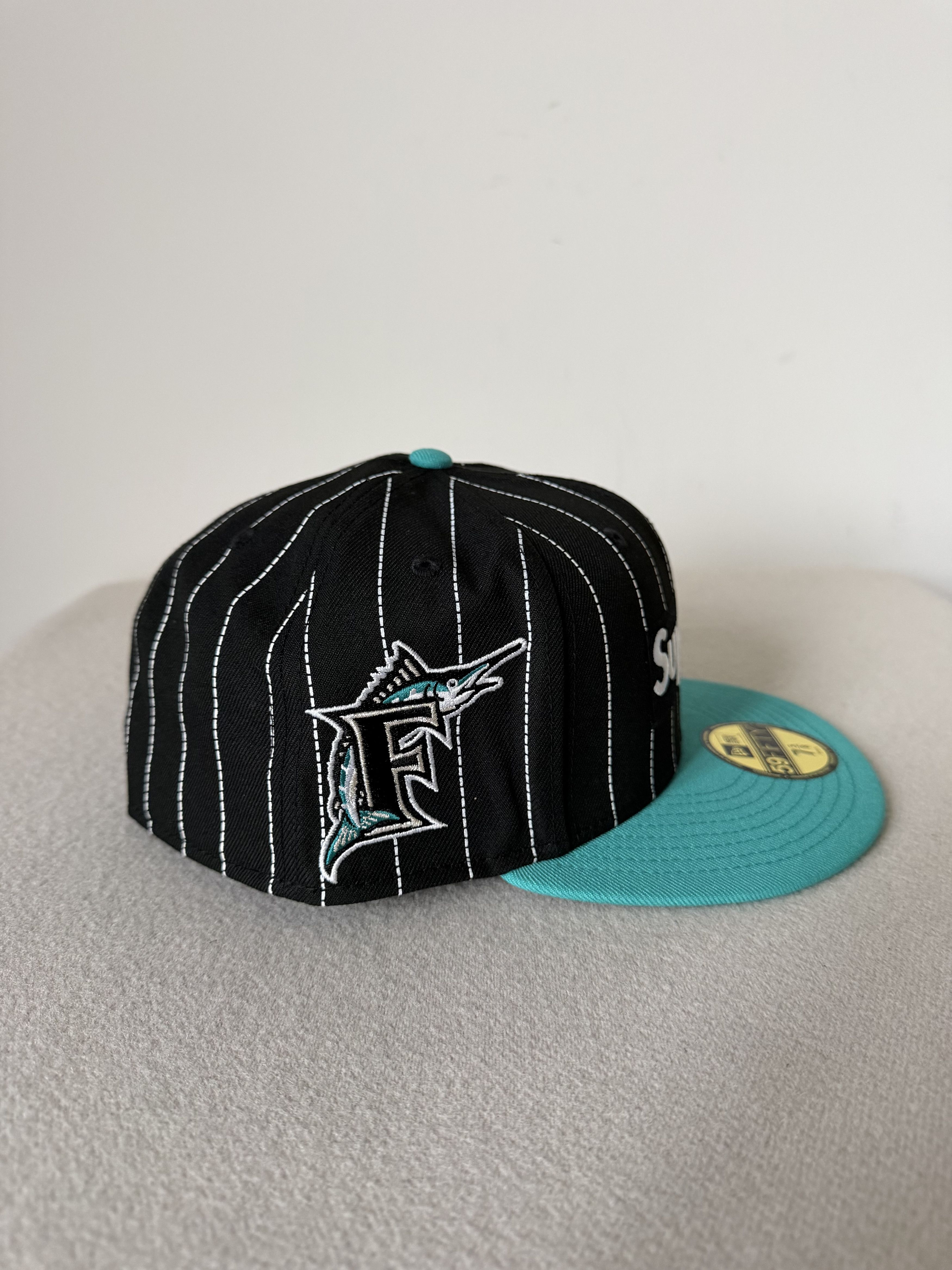 MLB × New Era × Supreme 7 5/8 Supreme New Era Florida Marlins Box Logo 59FIFTY Size ONE SIZE - 4 Thumbnail