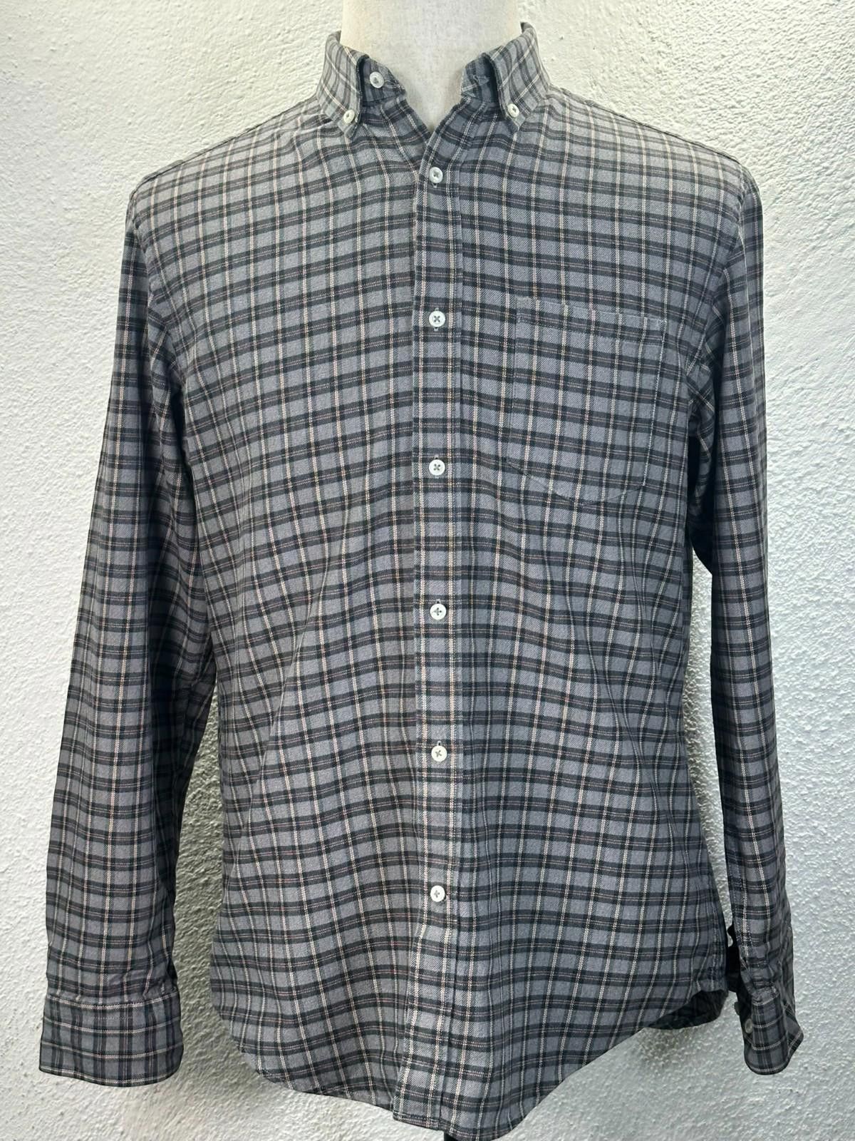 Banana Republic Banana Republic Men M Gray Luxe Flannel Slim Fit Button Down Size US M / EU 48-50 / 2 - 1 Thumbnail